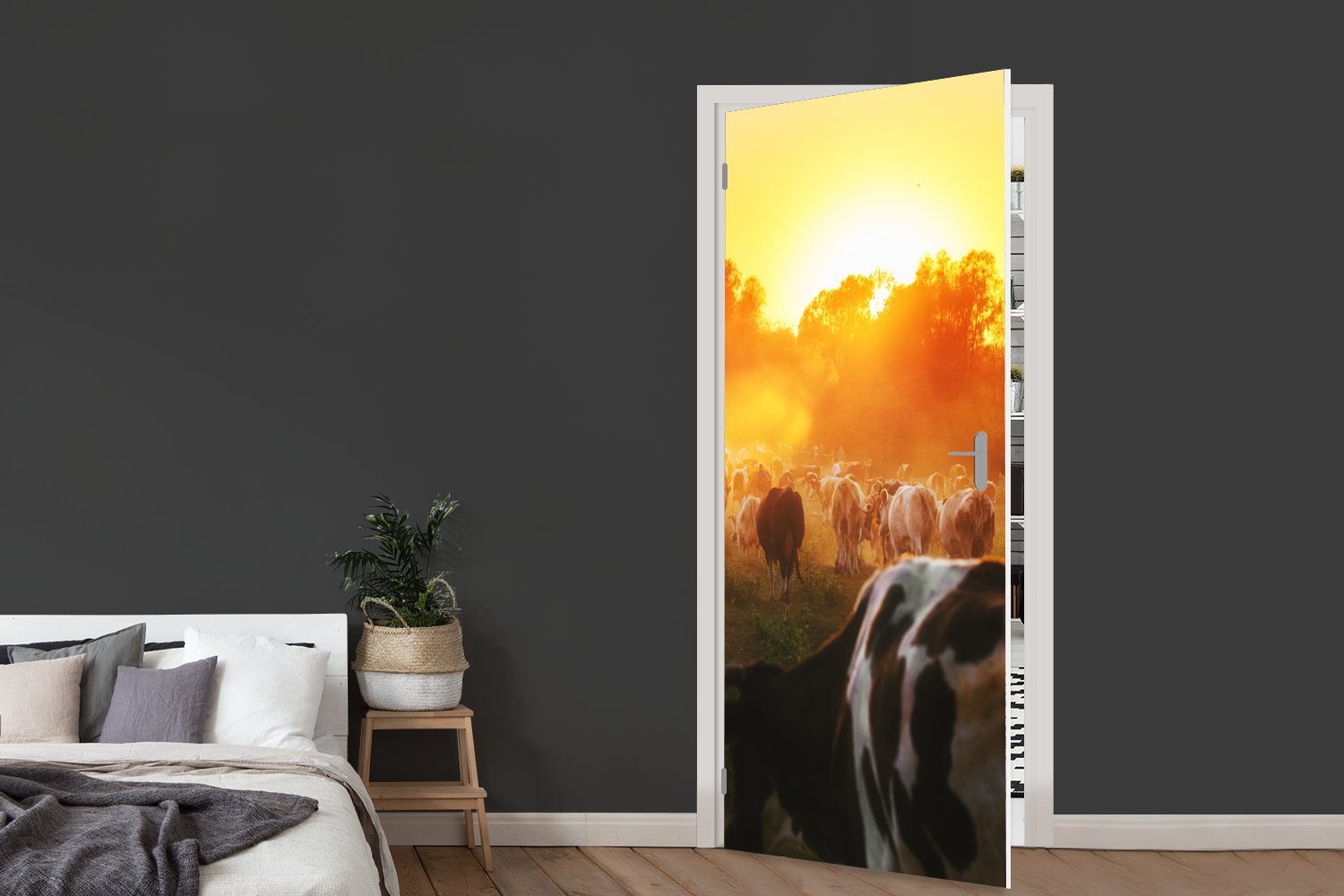 Türaufkleber, Sonnenuntergang - (1 Kühe cm Türtapete - MuchoWow Wiese - St), Matt, 75x205 bedruckt, Fototapete für Tür, Tiere,
