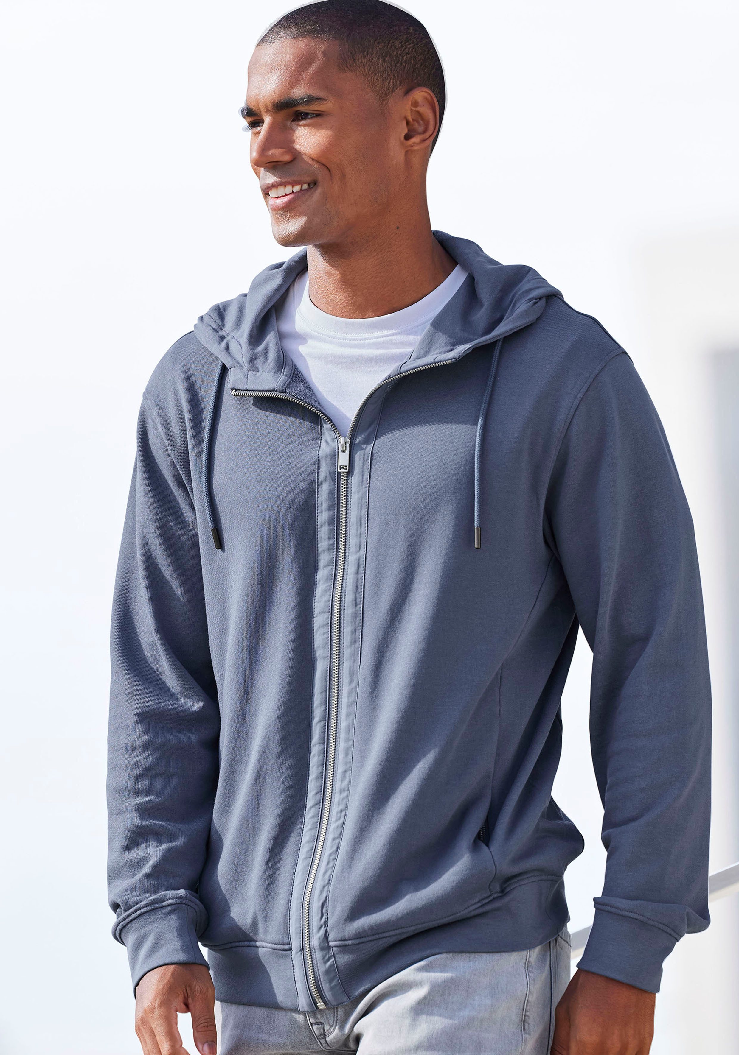 Kapuzensweatjacke