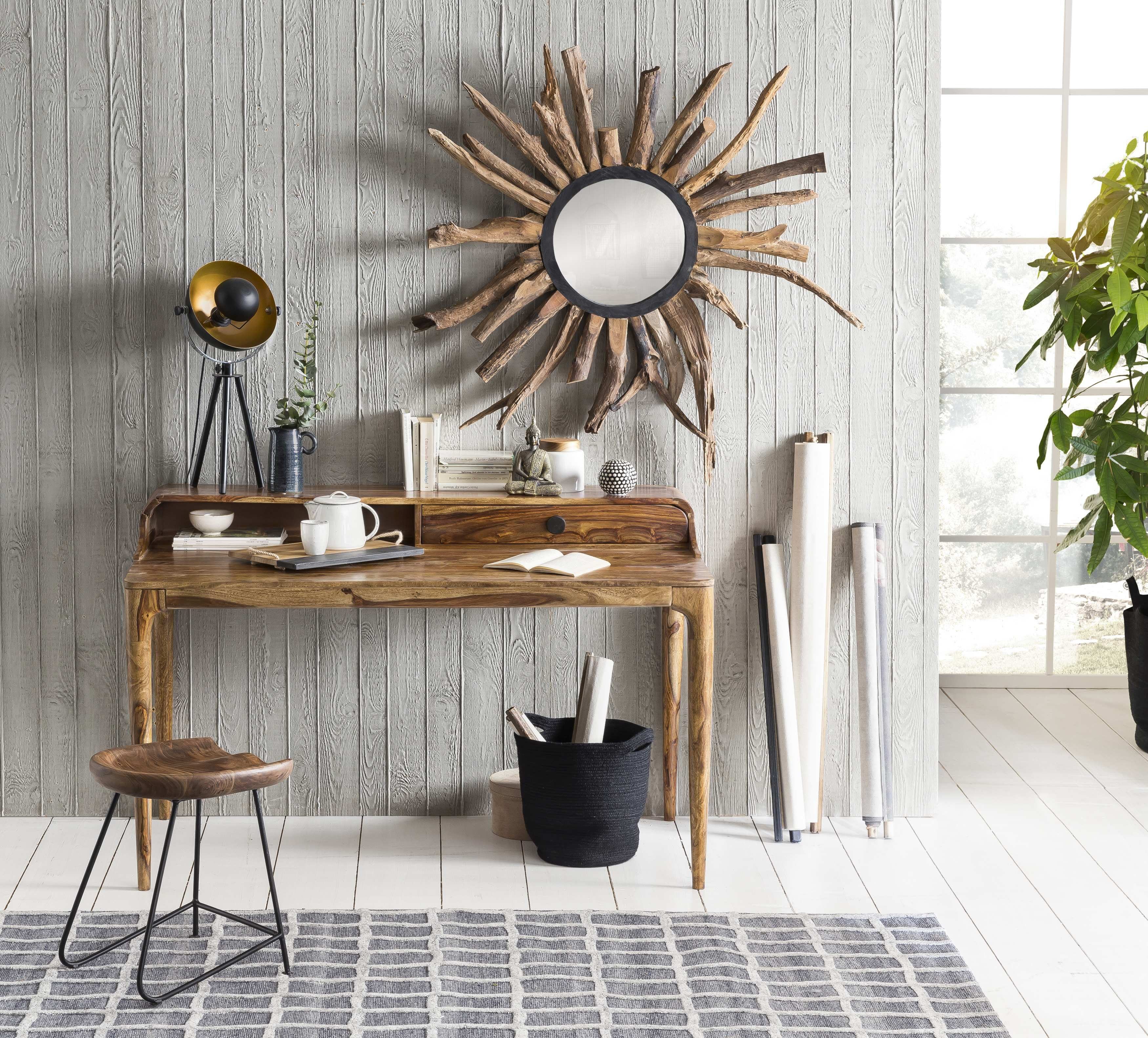 SIT Hocker Live Edge, aus massiver Akazie, mit Metallgestell