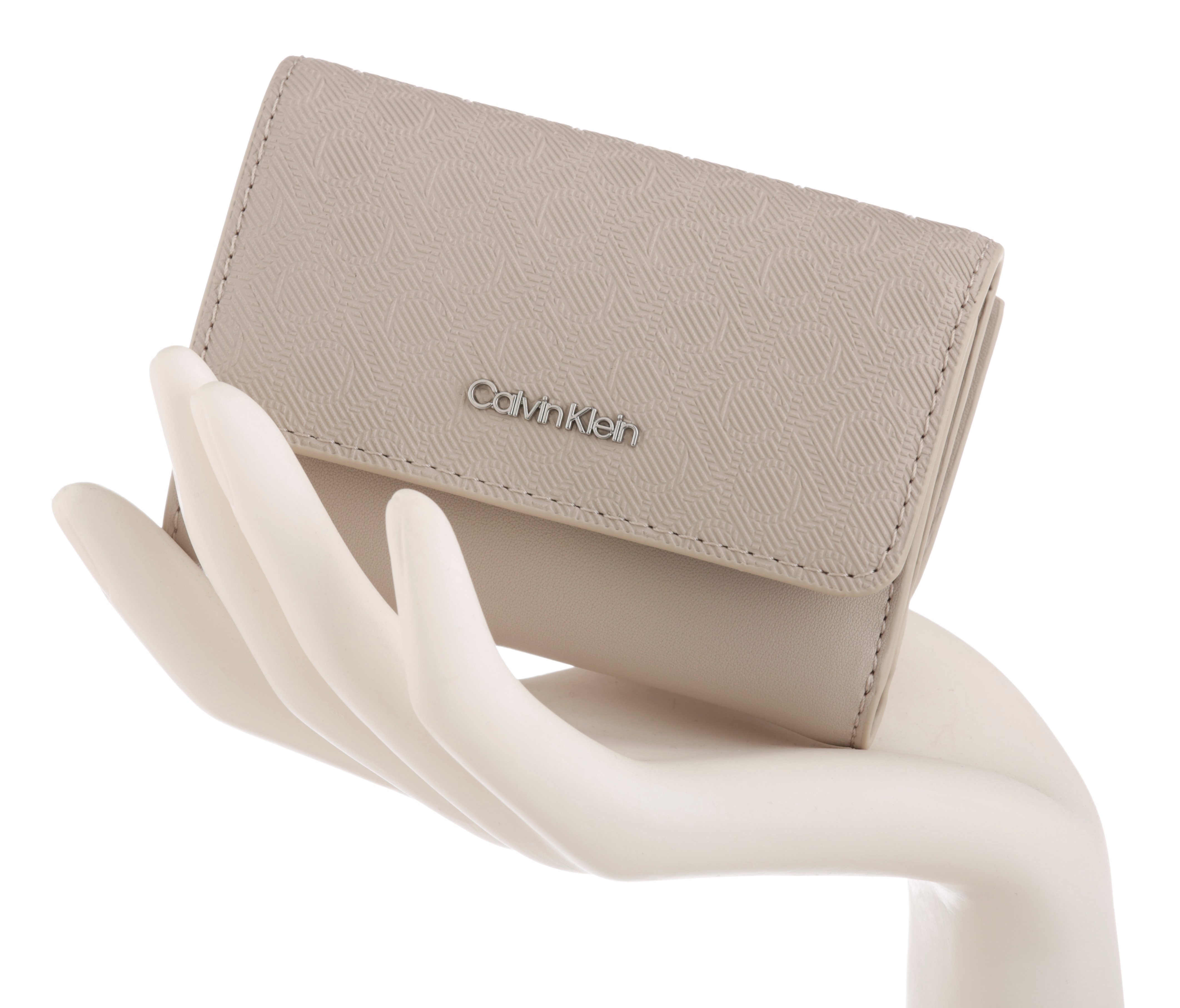 Calvin Klein Geldbörse "CK MUST AOP SMALL TRIFOLD W ZIP", Damen Portemonnai günstig online kaufen