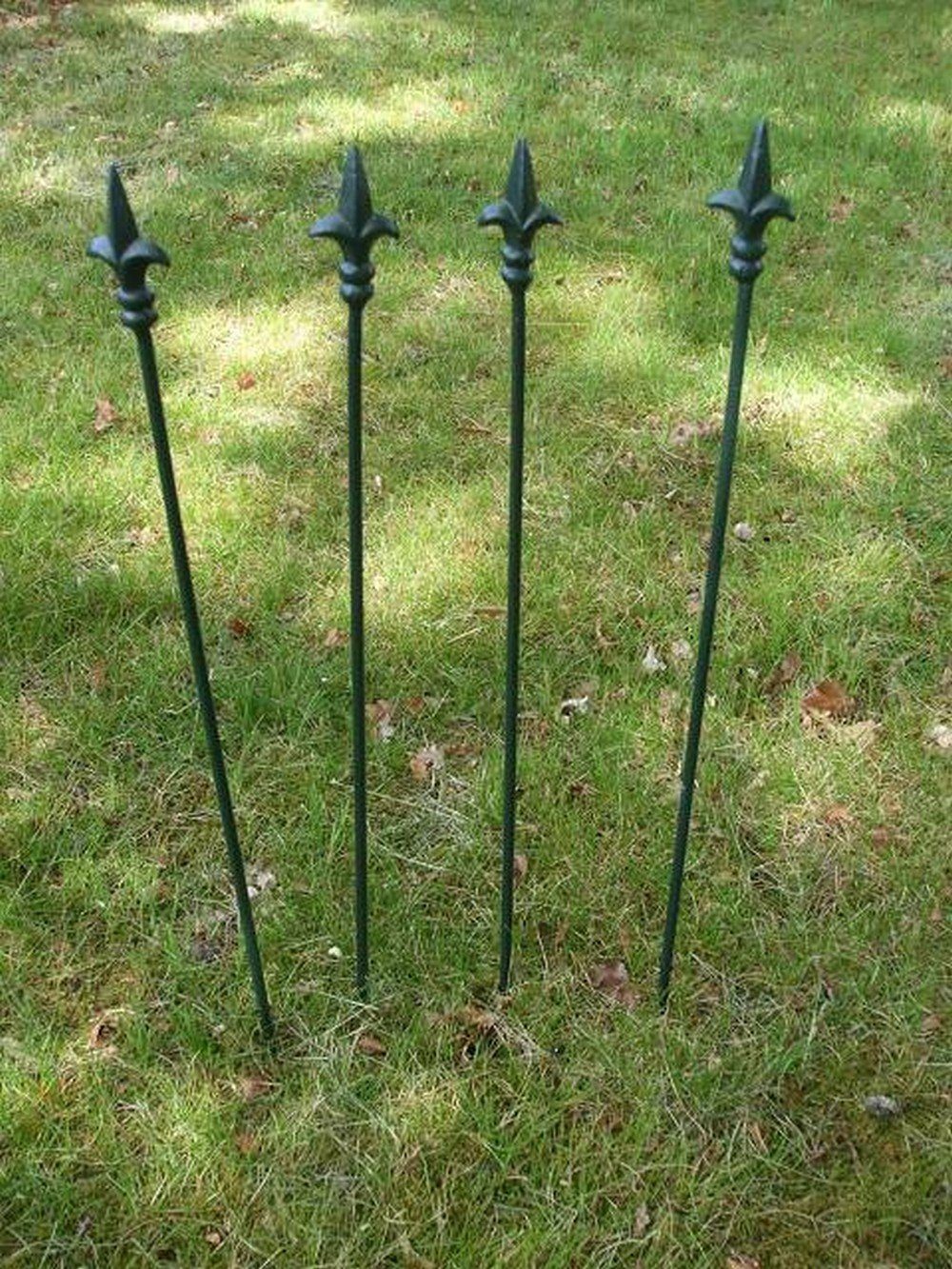 Gartenstecker 4 verzierte 60cm Rankhilfe lackierte Eisen Rankstäbe Spitze (4-St) grün Stück Deko-Impression
