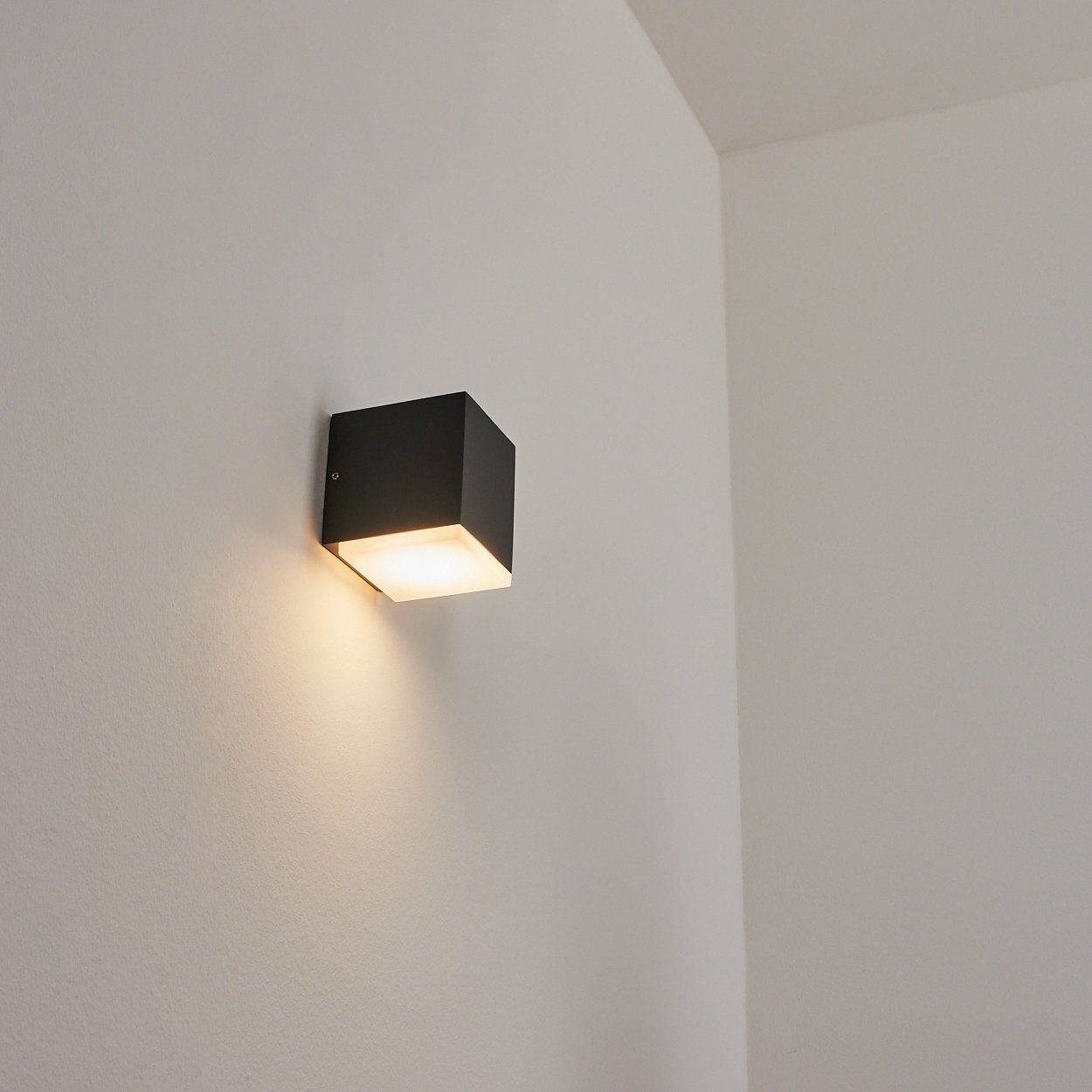 Anthrazit/Weiß, aus in 3000 550 hofstein m. Außen-Wandleuchte IP54 LED Metall/Kunststoff Lichteffekt, Wandlampe »Vignacastrisi« Lumen, Kelvin,