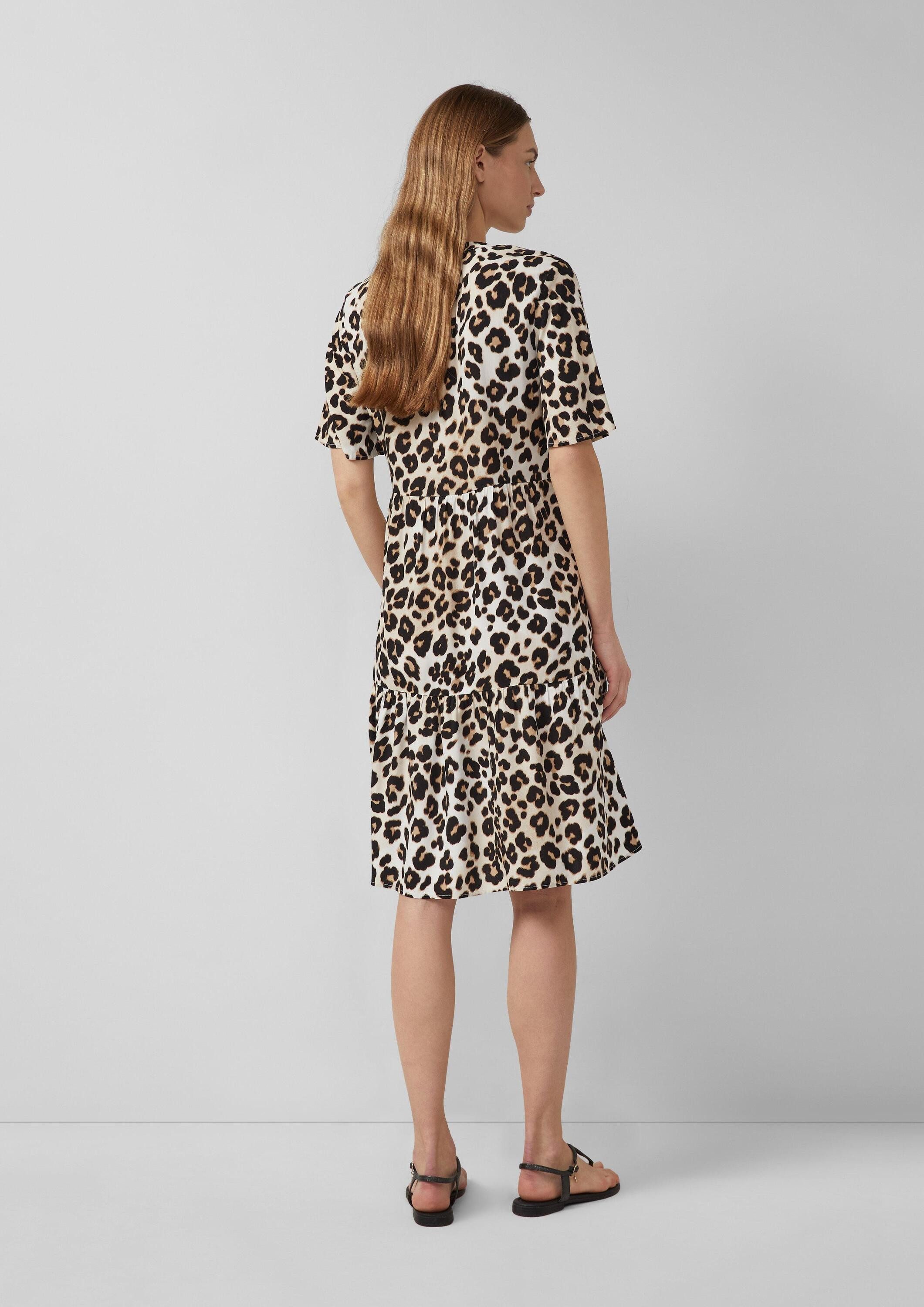 s.Oliver Midikleid Kleid Kurzes Viskose-Kleid mit Raffungen