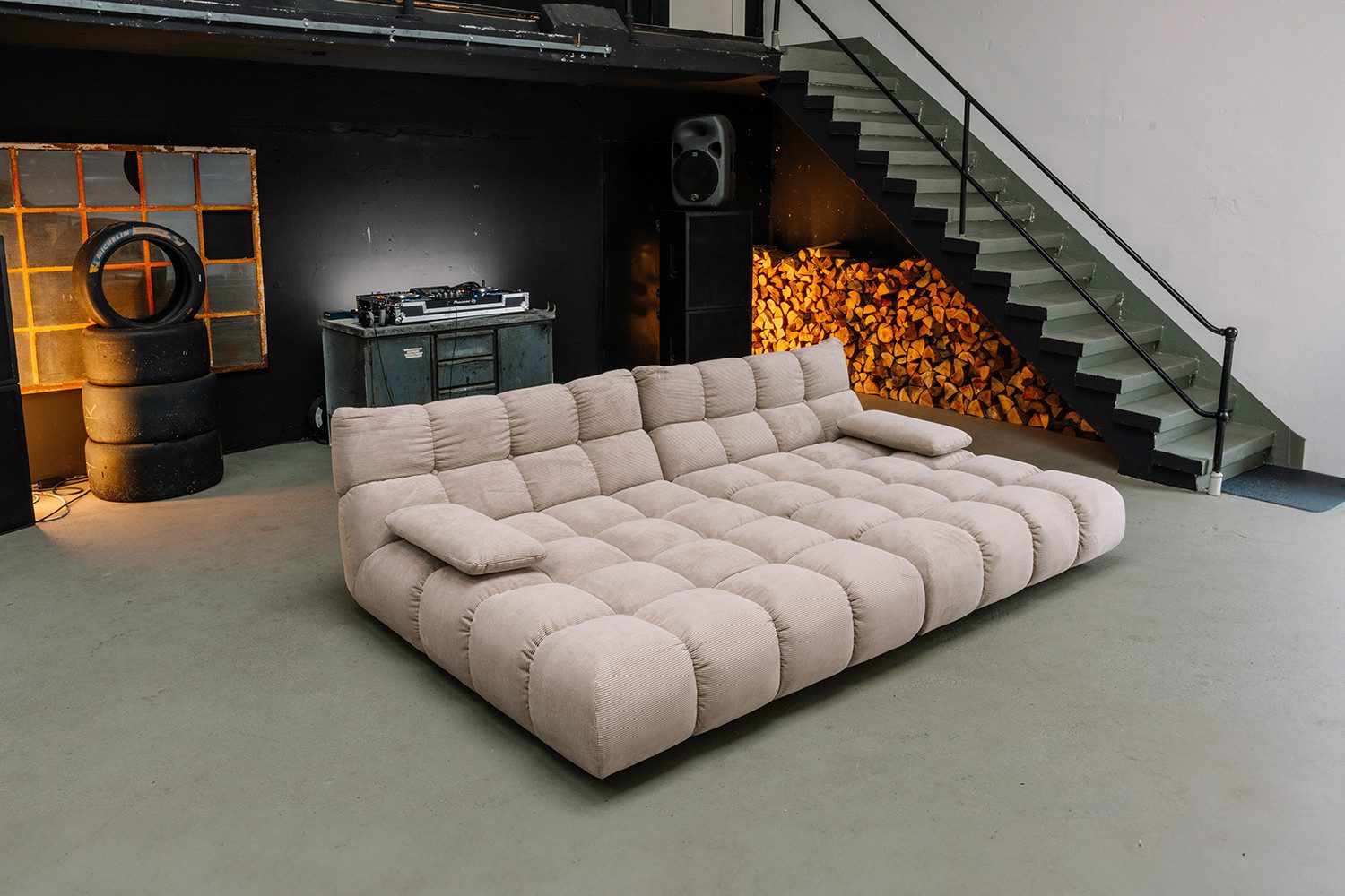 KAWOLA Big-Sofa VIVIEN Riesensofa Cord - Entspannung pur - Modernes Wohnen, XXL Couch mit Feincord Bezug – Maximaler Komfort, Top Design