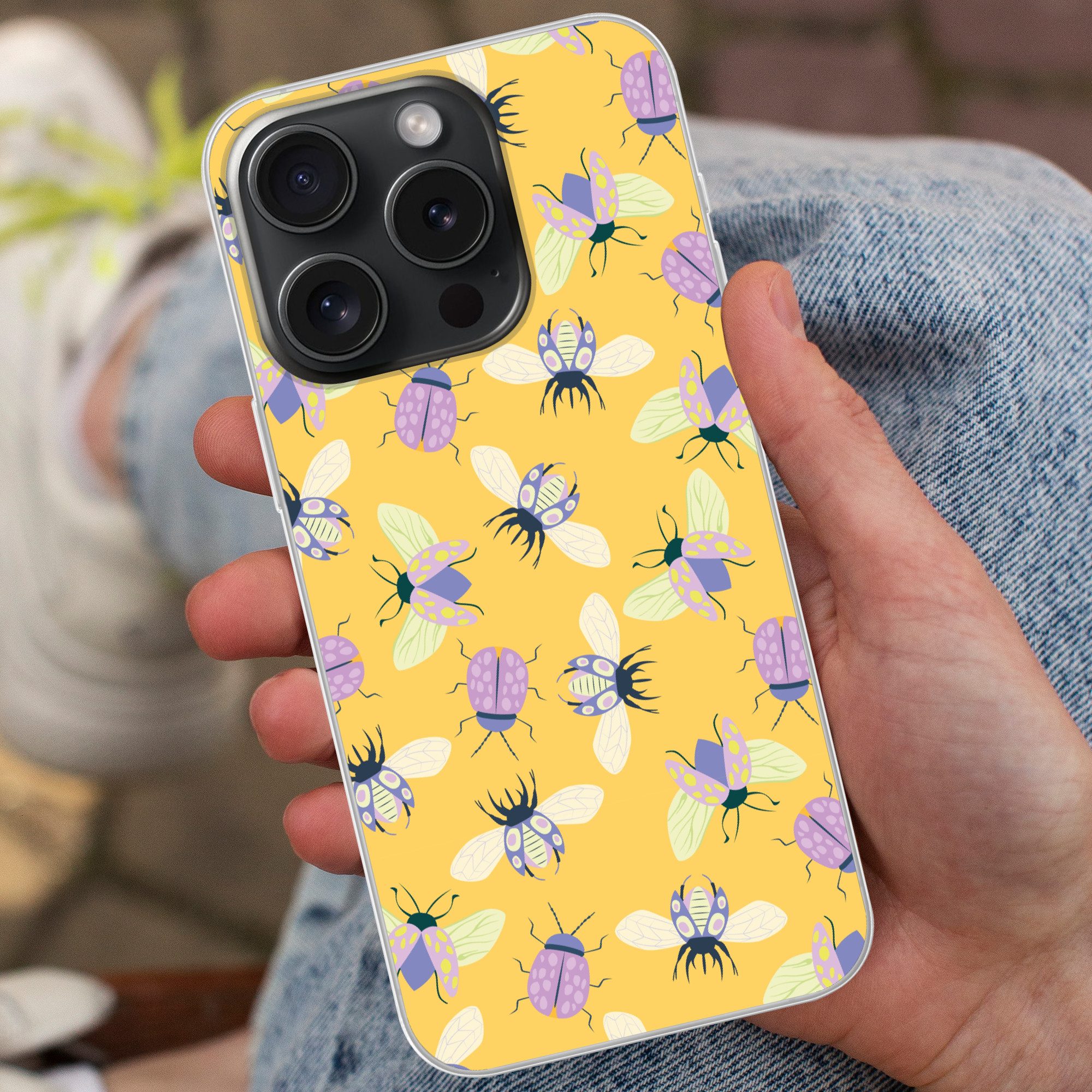 MuchoWow Handyhülle für Apple iPhone 15 Pro Insekten - Muster - Gelb - Lila - Farbenfroh, Smartphone-Bumper, Print, Handy Schutzhülle Dünn
