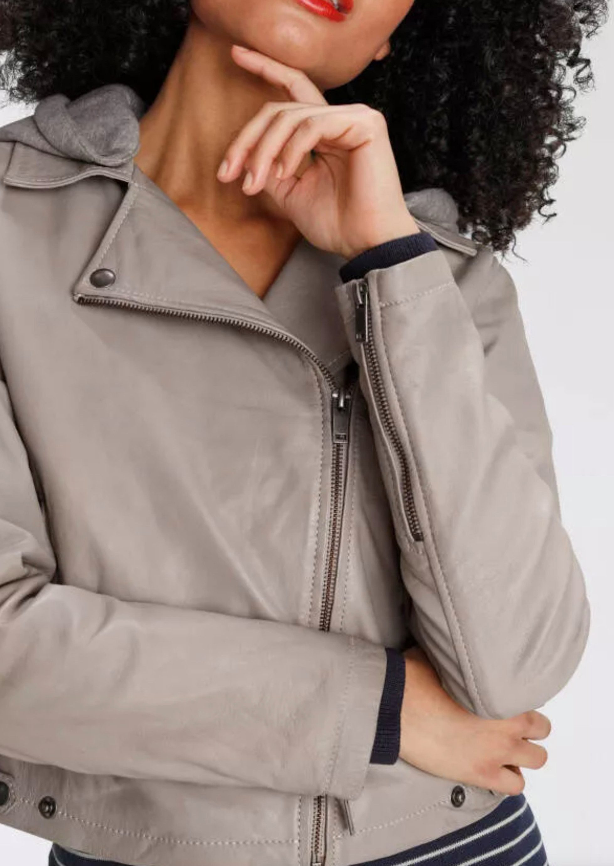 Keskin Collection Lederjacke Biker jacke in Kurzform abnehmbare Kapuze Lammnappaleder Lederjacke (Packung) mit abnehmbarer Sweat Kapuze
