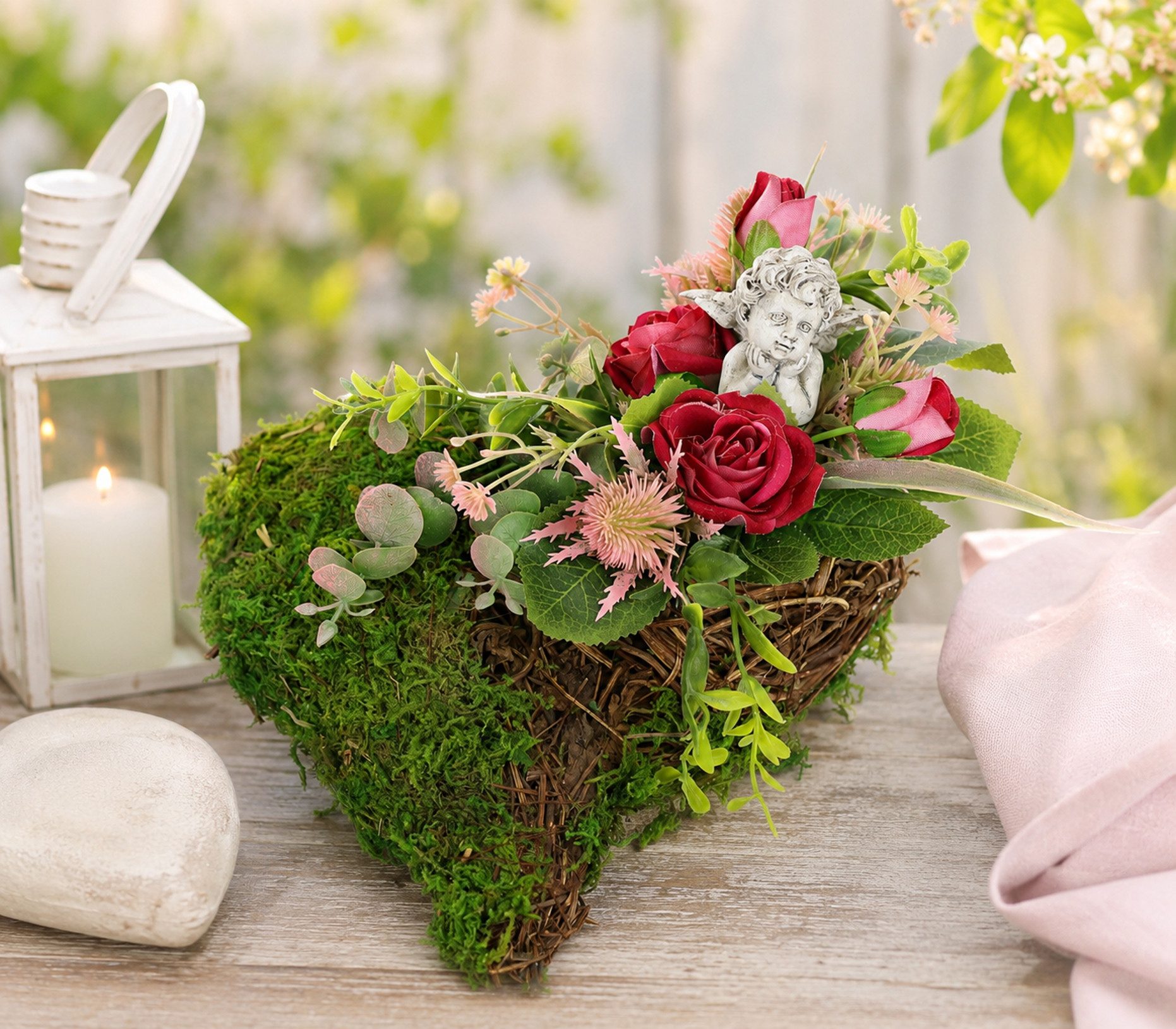 Kunstblume Kunstblumen-Gesteck mit Rosen und Engel auf Pflanz-Herz, OTTO home, Höhe 14 cm, Dekoratives Herzgesteck mit Rosenblüten und Engelfigur – Bild 2 von 3