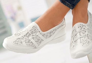 LASCANA Sneaker Freizeitschuh, Halbschuh, leichter Slipper, Spitzen-Einsatz VEGAN