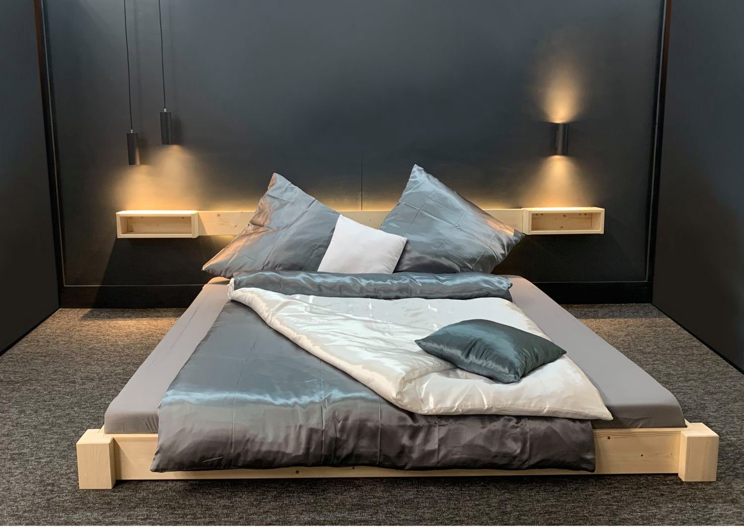 LIEGEWERK Massivholzbett Bodentiefes Designbett Bett 90x200 günstig online kaufen
