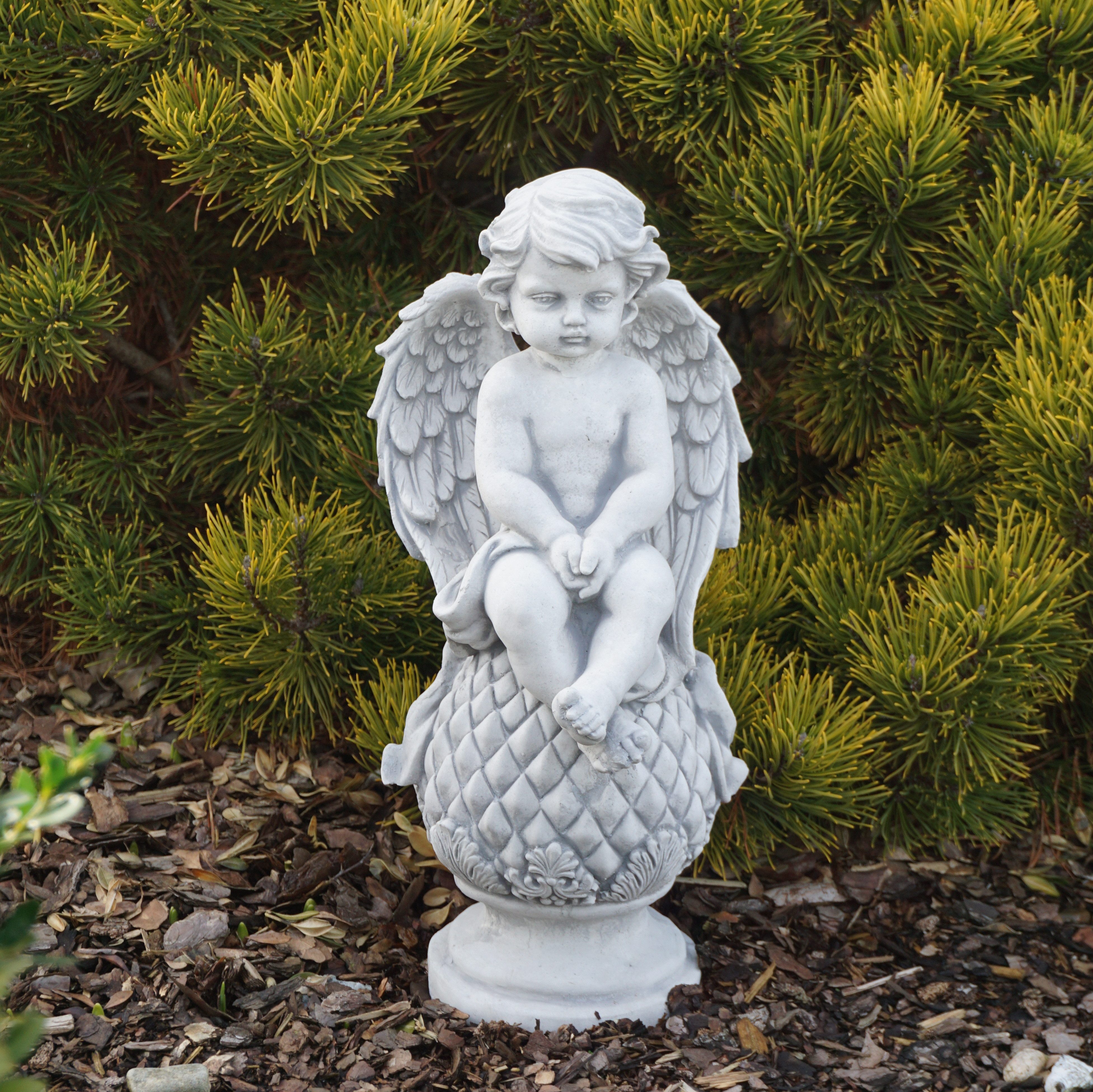 gartendekoparadies.de Gartenfigur Engel auf Einer Kugel Grabengel, Steinfigur, H. 37 cm, 6 kg, Frostsicher