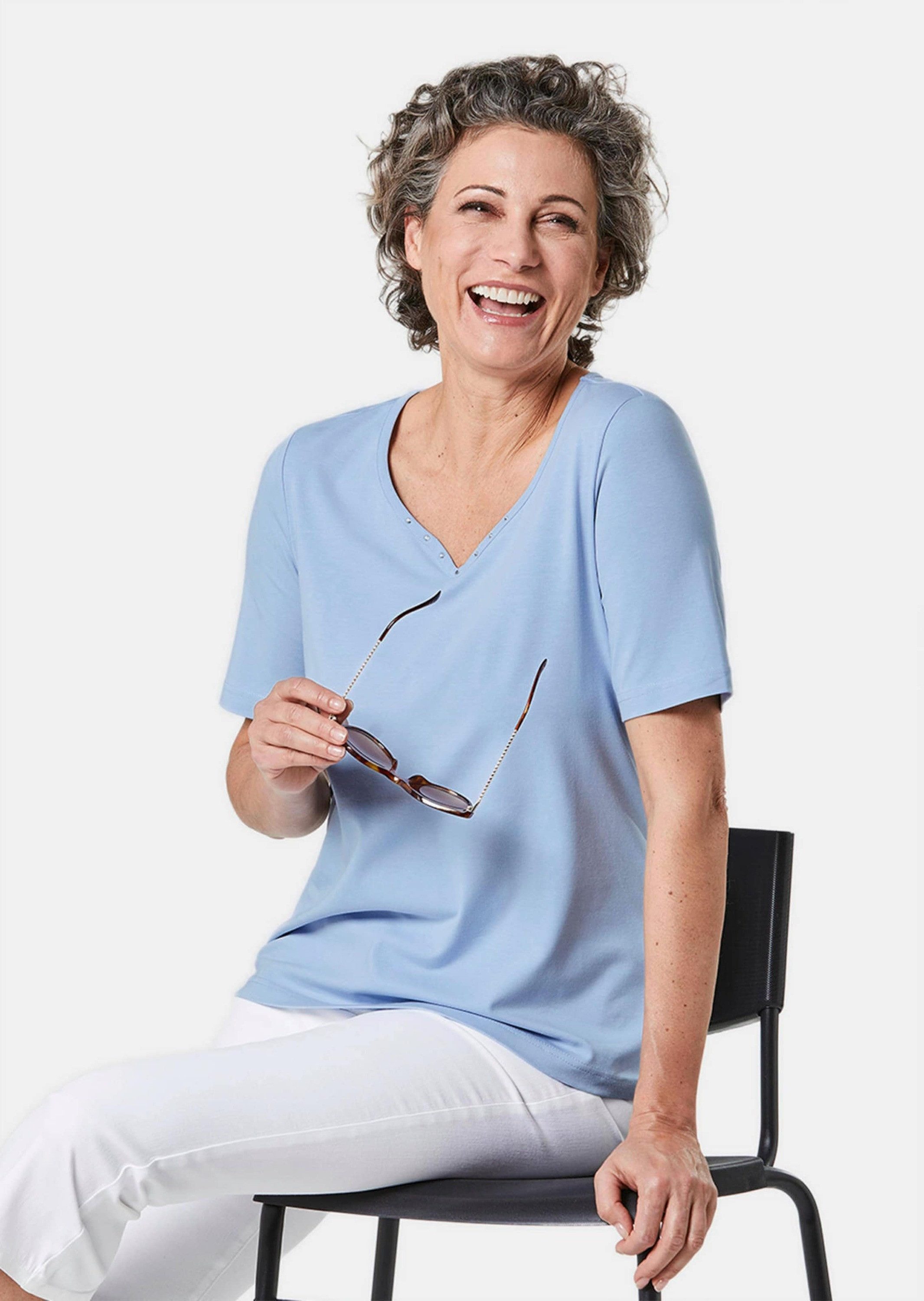 GOLDNER T-Shirt Halbarm Basic-Shirt aus Baumwolle Herzausschnitt mit funkelnden Details, bequeme Passform