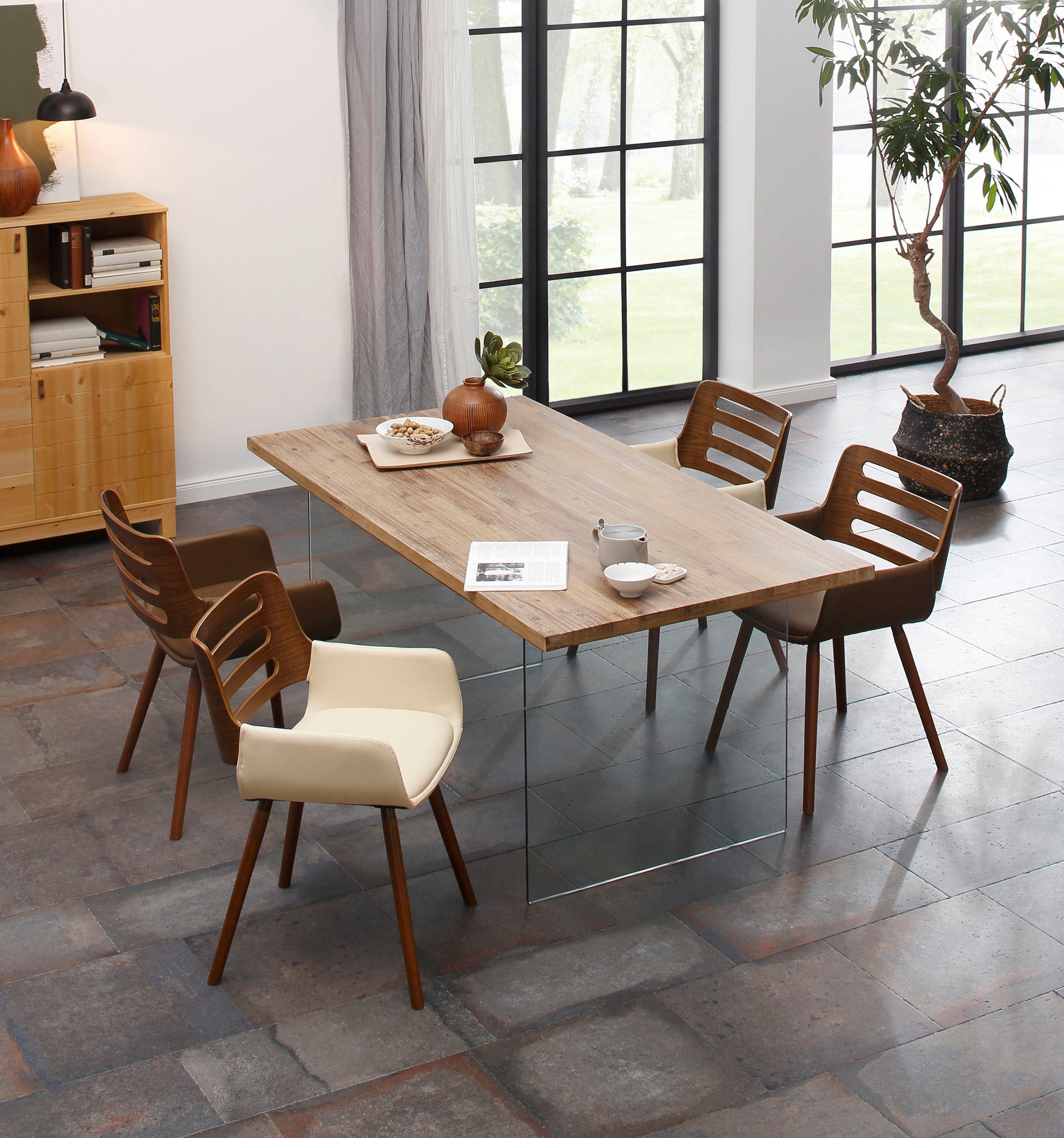 Home Affaire Esstisch Megan Aus Massivem Akazienholz Mit Modernen Glasbeinen In Unterschiedlichen Tischbreiten Erhaltlich Online Kaufen Otto