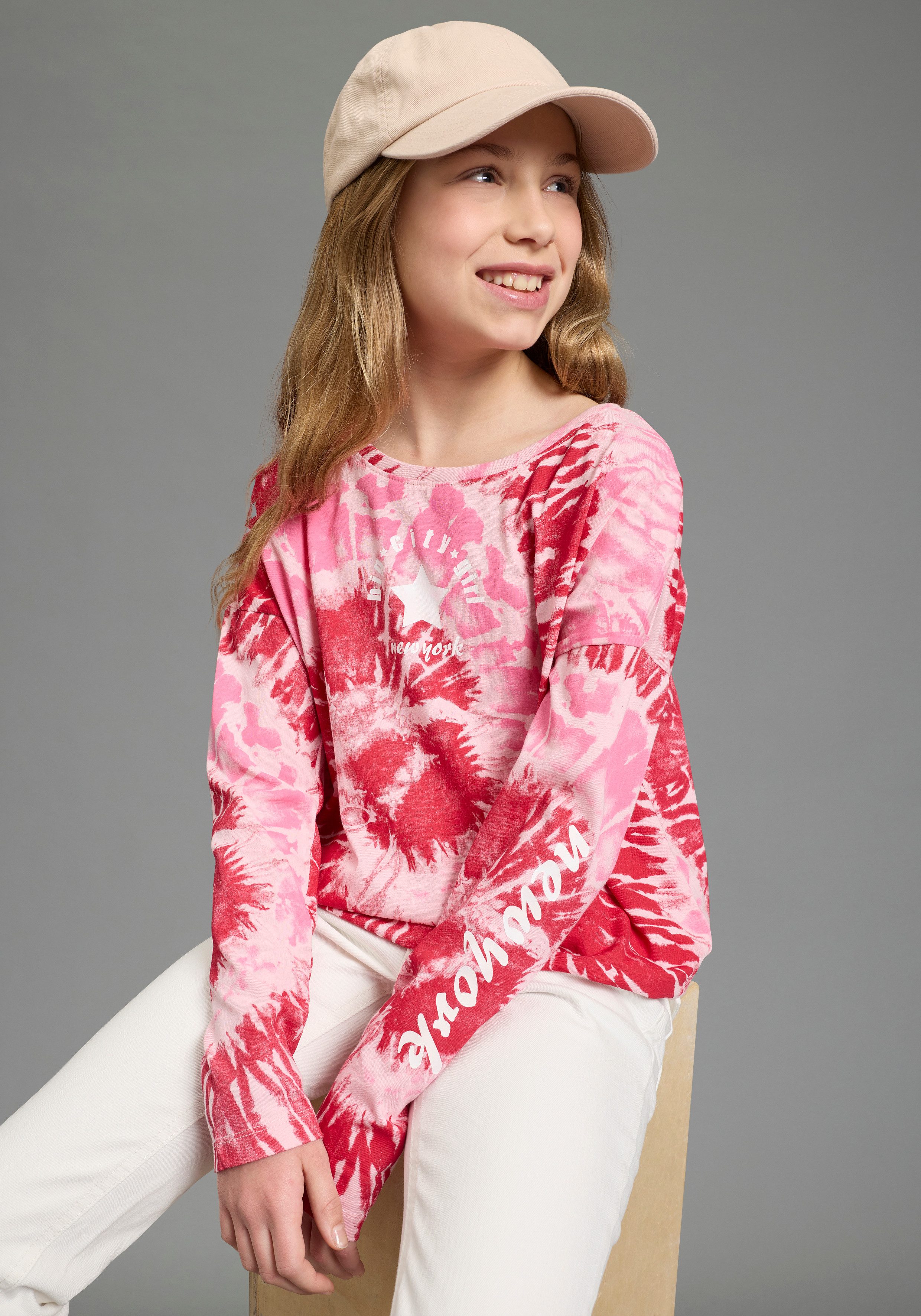 KIDSWORLD Fledermausshirt Batik-Optik Shirt Langarm, mit Gummizug am Saum, stylischer Aufdruck