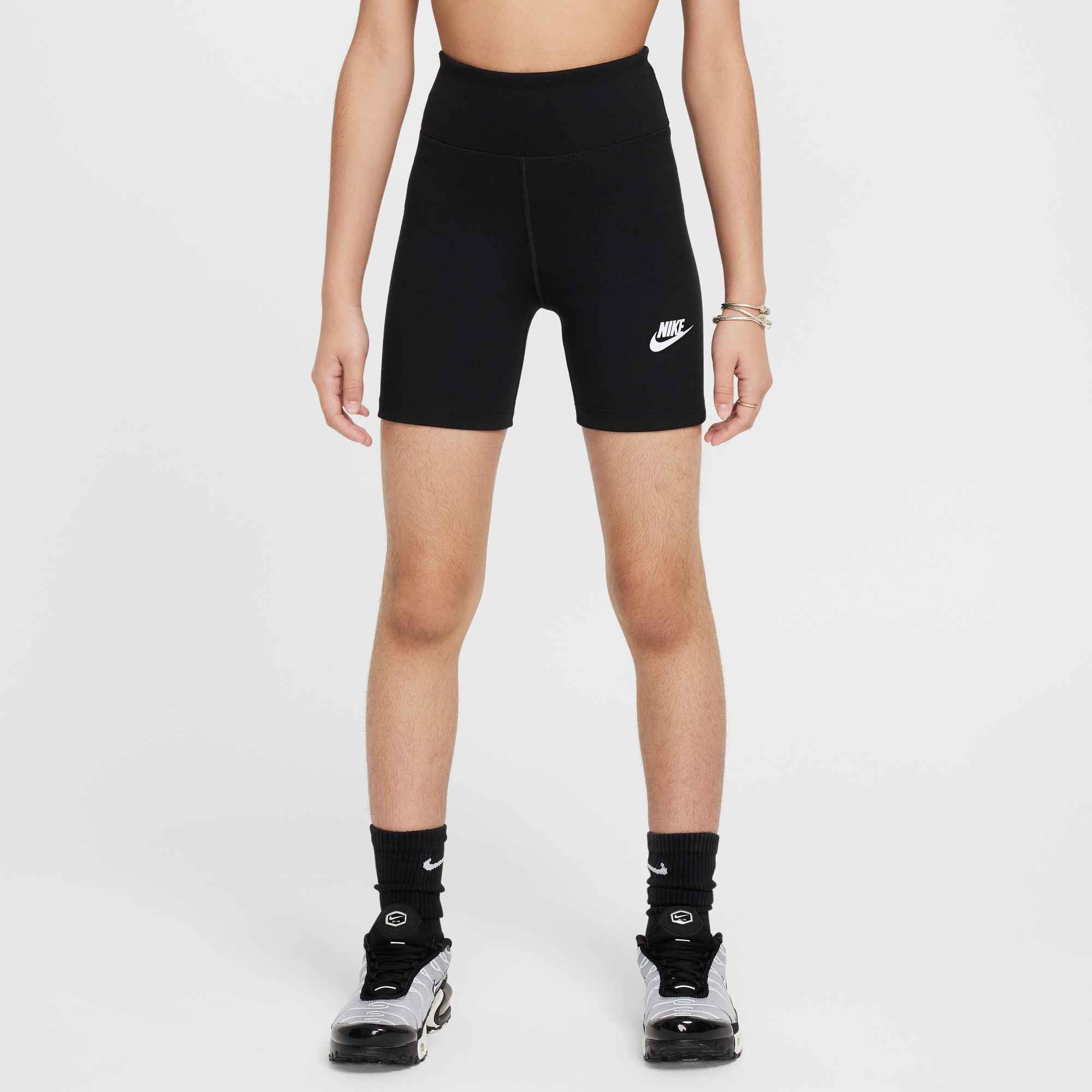 Nike Sportswear Shorts Nike Sportswear Classic Girls' High-Waisted 5" Biker Shorts dickes und zugleich leichtes Material, strapazierfähige Verarbeitung