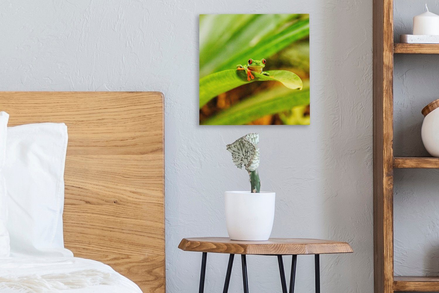 (1 Wohnzimmer Leinwandbild in OneMillionCanvasses® zwischen für Blättern Rotaugenmakak-Frosch Schlafzimmer St), Rica, den Costa Bilder Leinwand