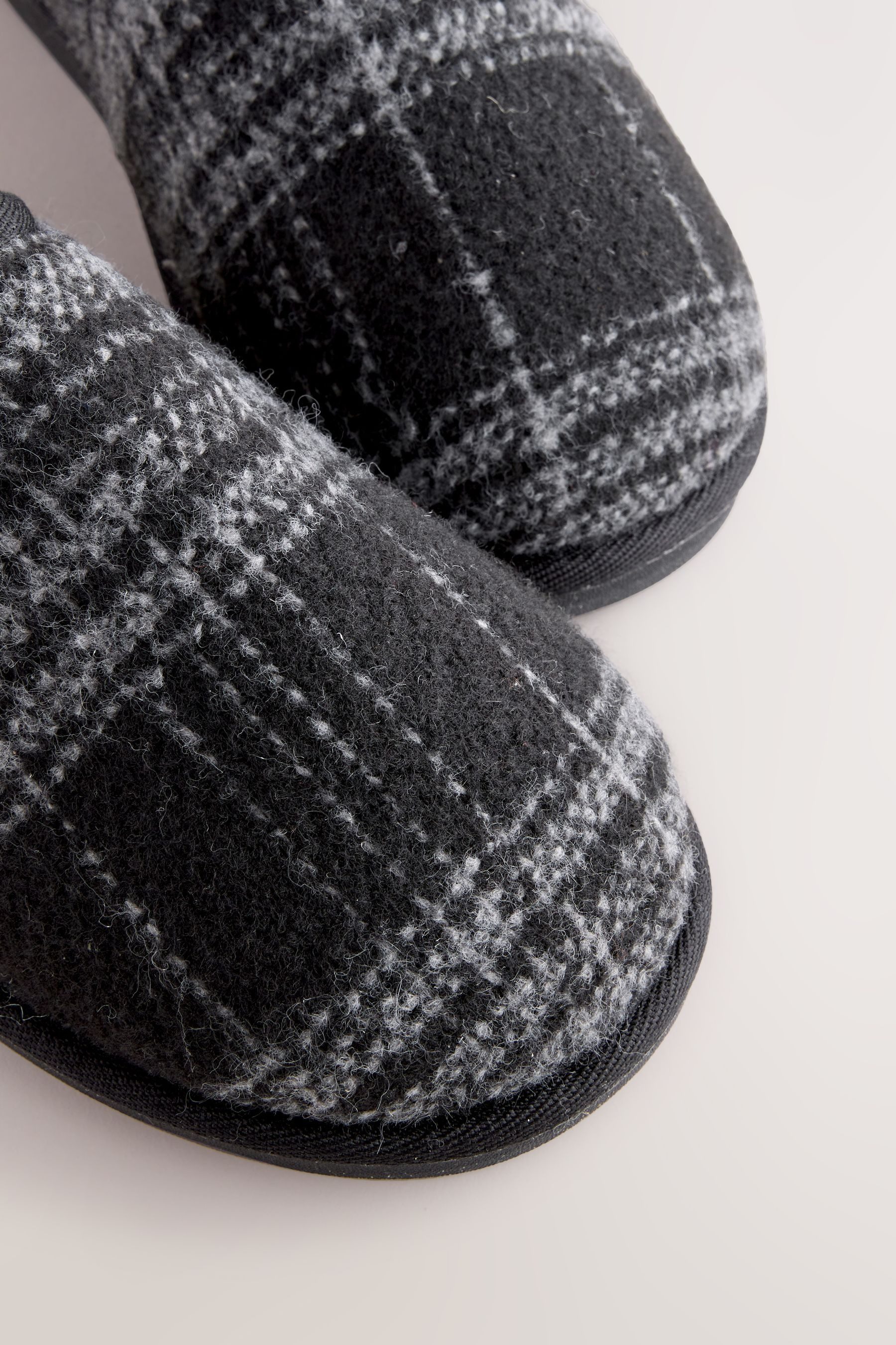 Next Karierte Hausschuhe Hausschuh (1-tlg)