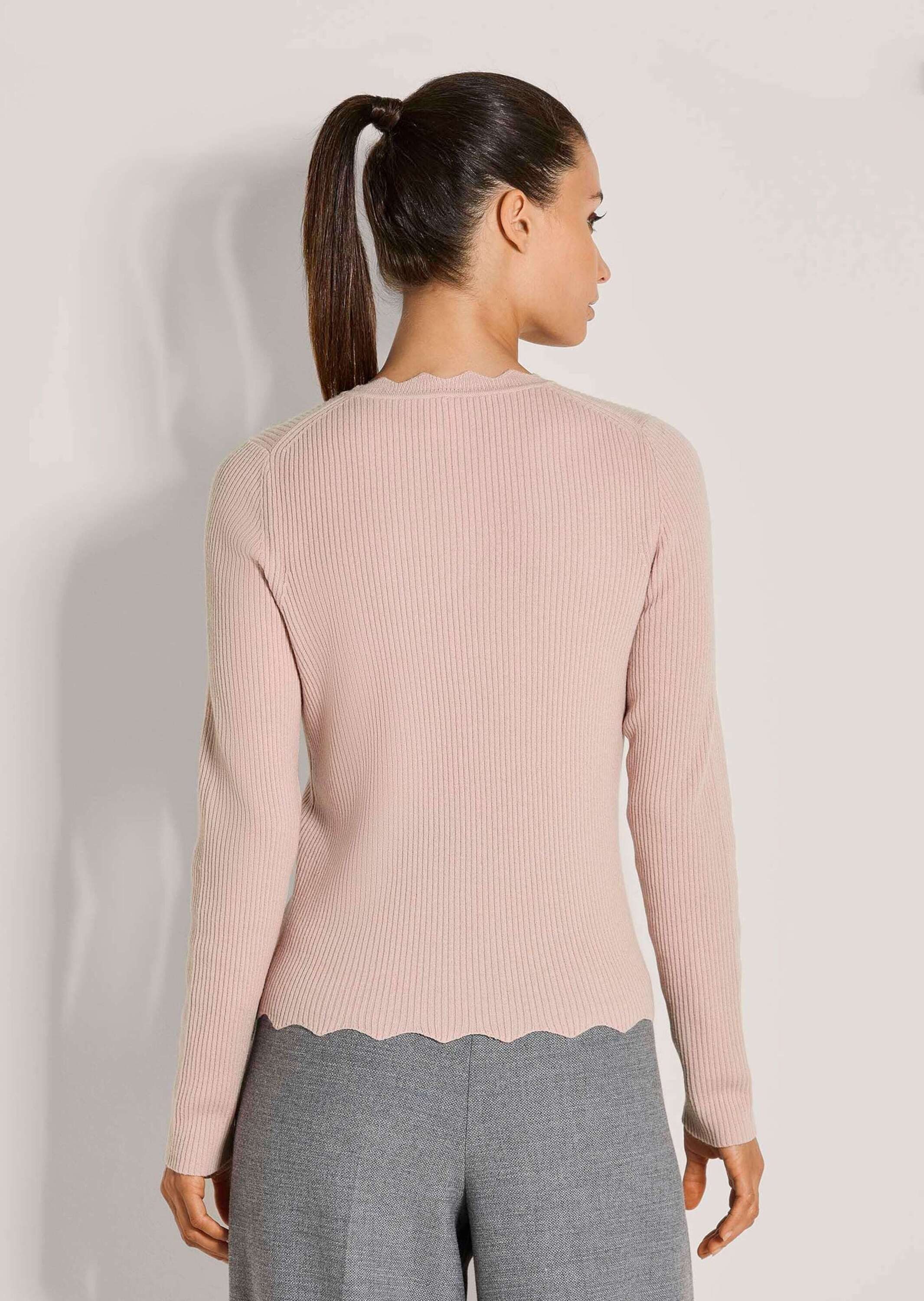 MADELEINE Strickpullover Leichter Viskosepullover mit gewelltem Saum Tailliertes Langarmshirt mit Rundhals und langen Ärmeln