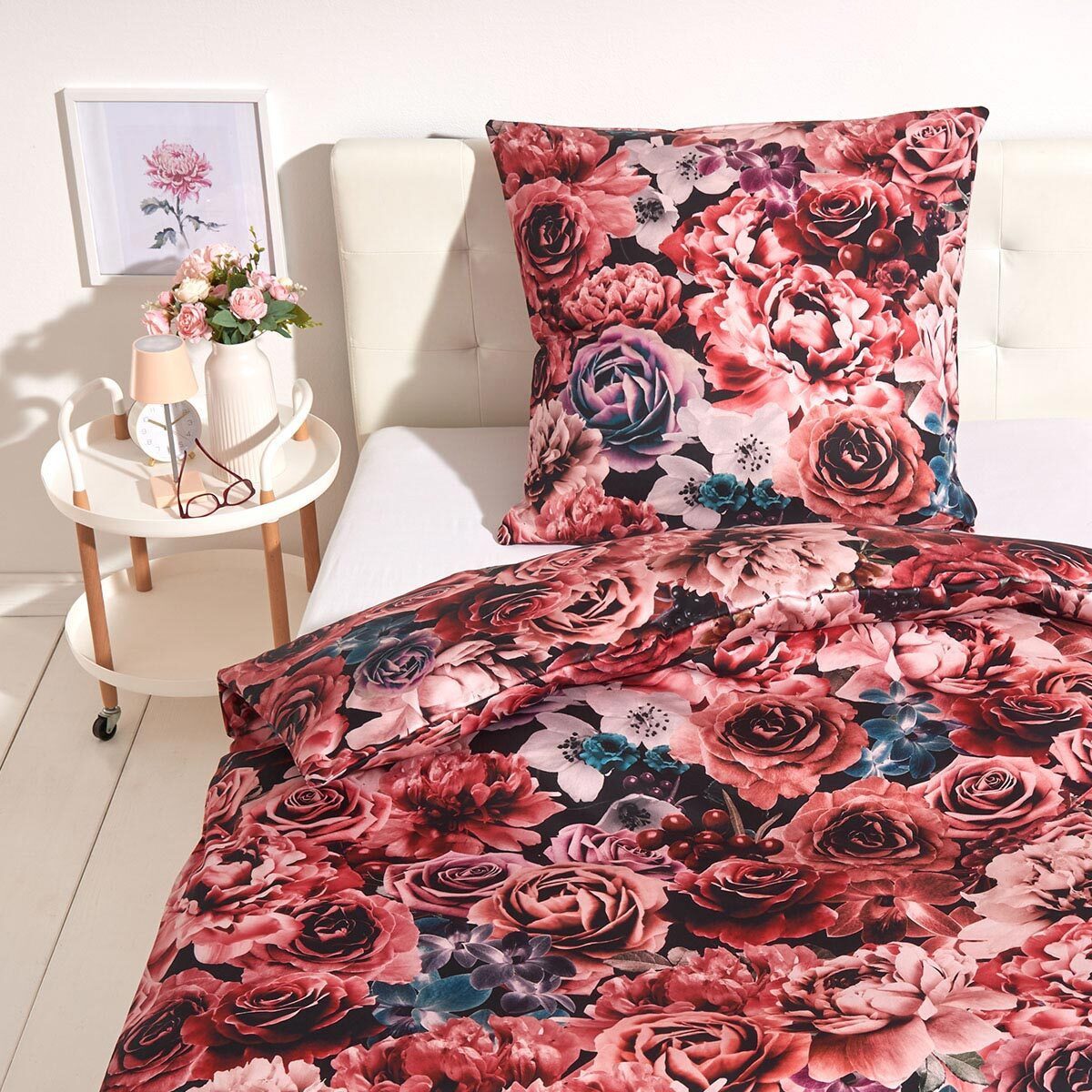 TRAUMSCHLAF Bettwäsche Blütenpoesie, Mako Satin, 2 teilig, romantisches Design in einzigartiger Haptik – Bild 2 von 4