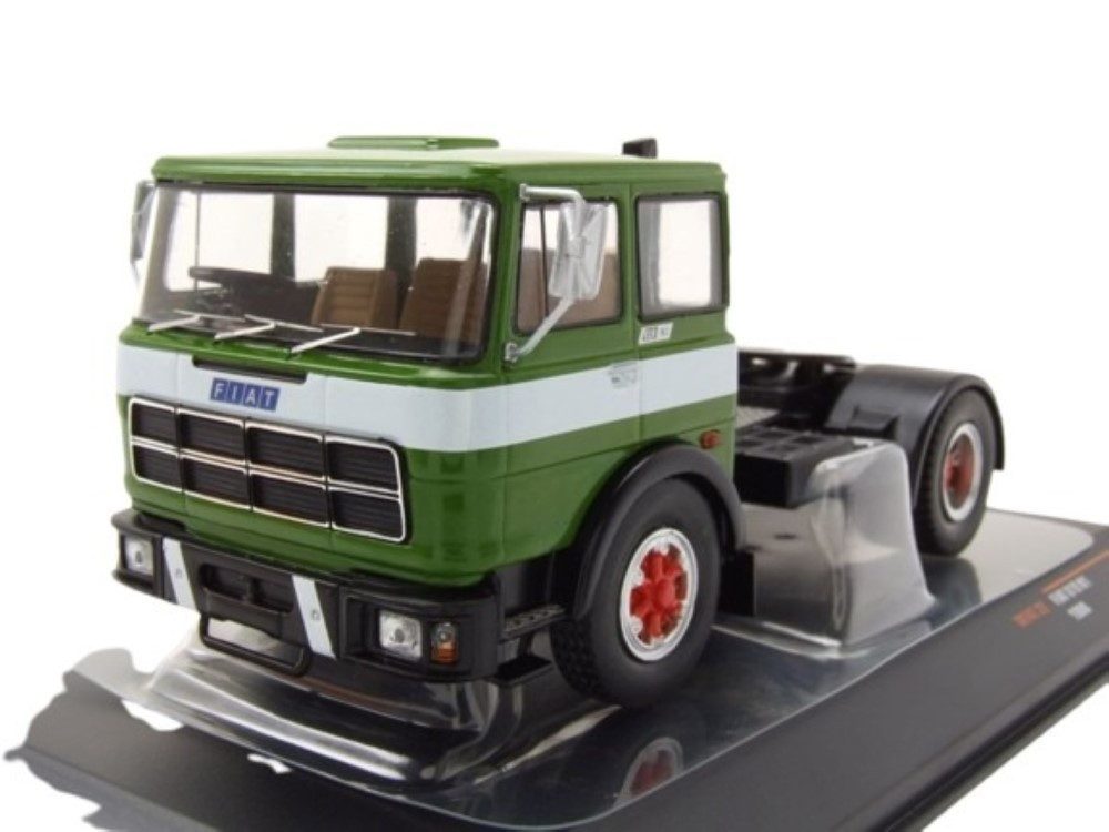 ixo Models Modellauto Fiat 690 T1 Zugmaschine 1980 grün weiß, Maßstab 1:43