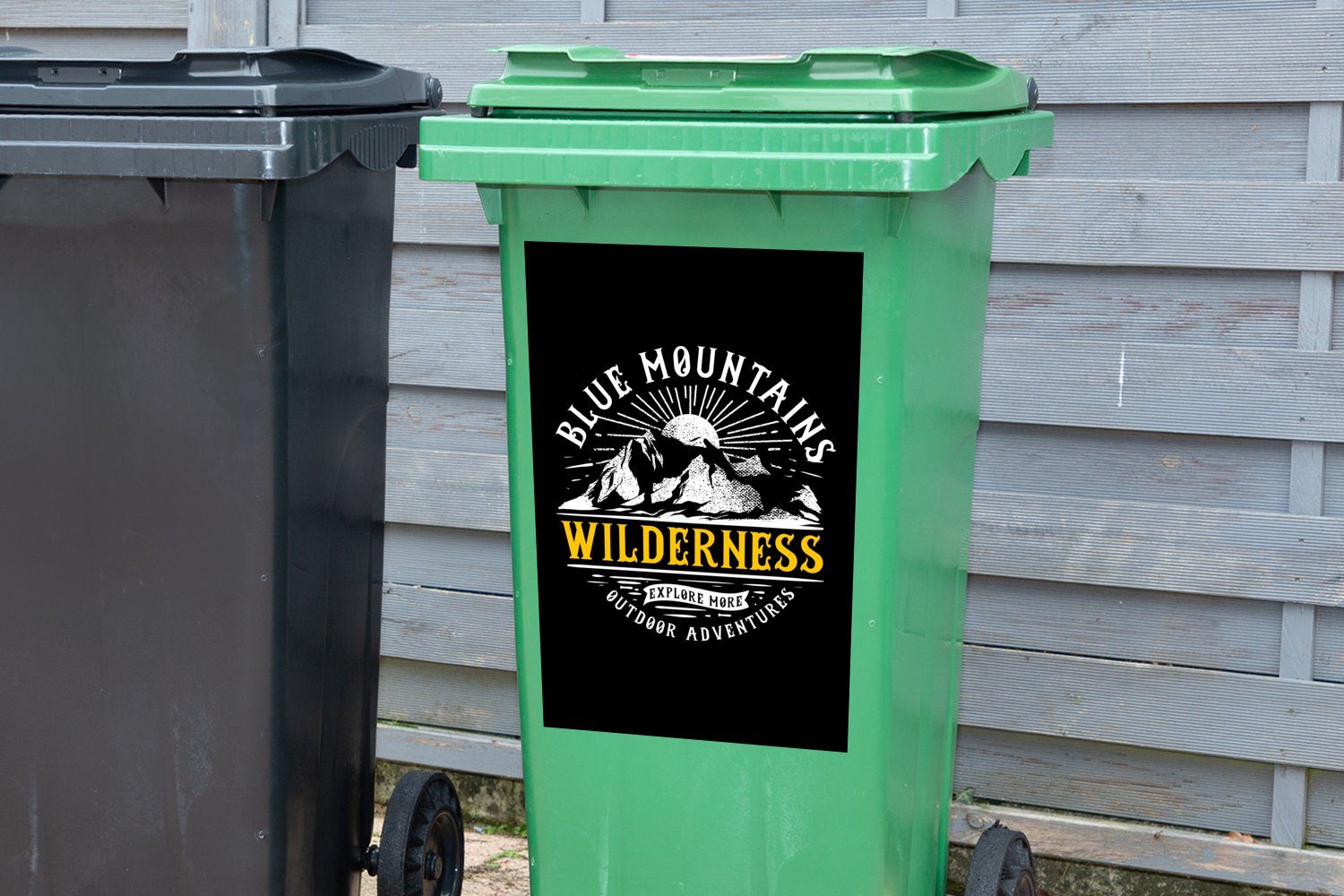 MuchoWow Wandsticker Berg - Wild Sticker, Jahrgang Abfalbehälter Container, Mülleimer-aufkleber, Mülltonne, St), (1 