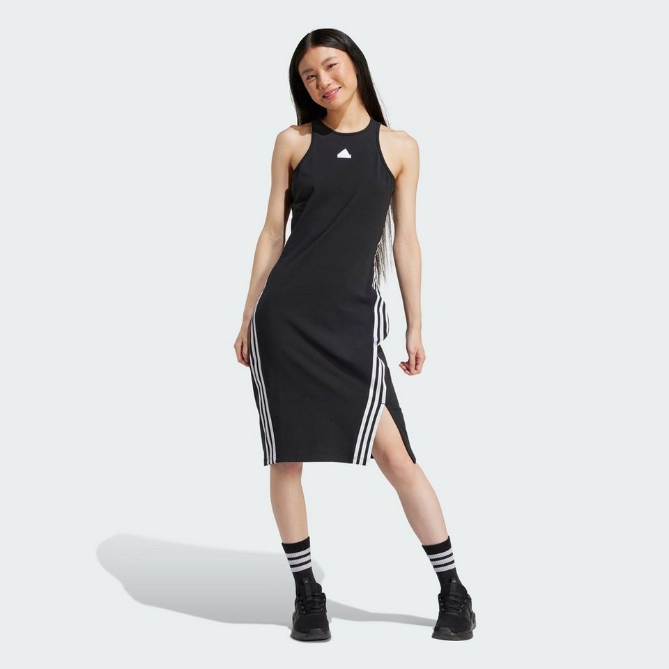 adidas Sportswear Midikleid FUTURE ICONS 3-STREIFEN KLEID, Dieses Model ist  177 cm groß und trägt Größe