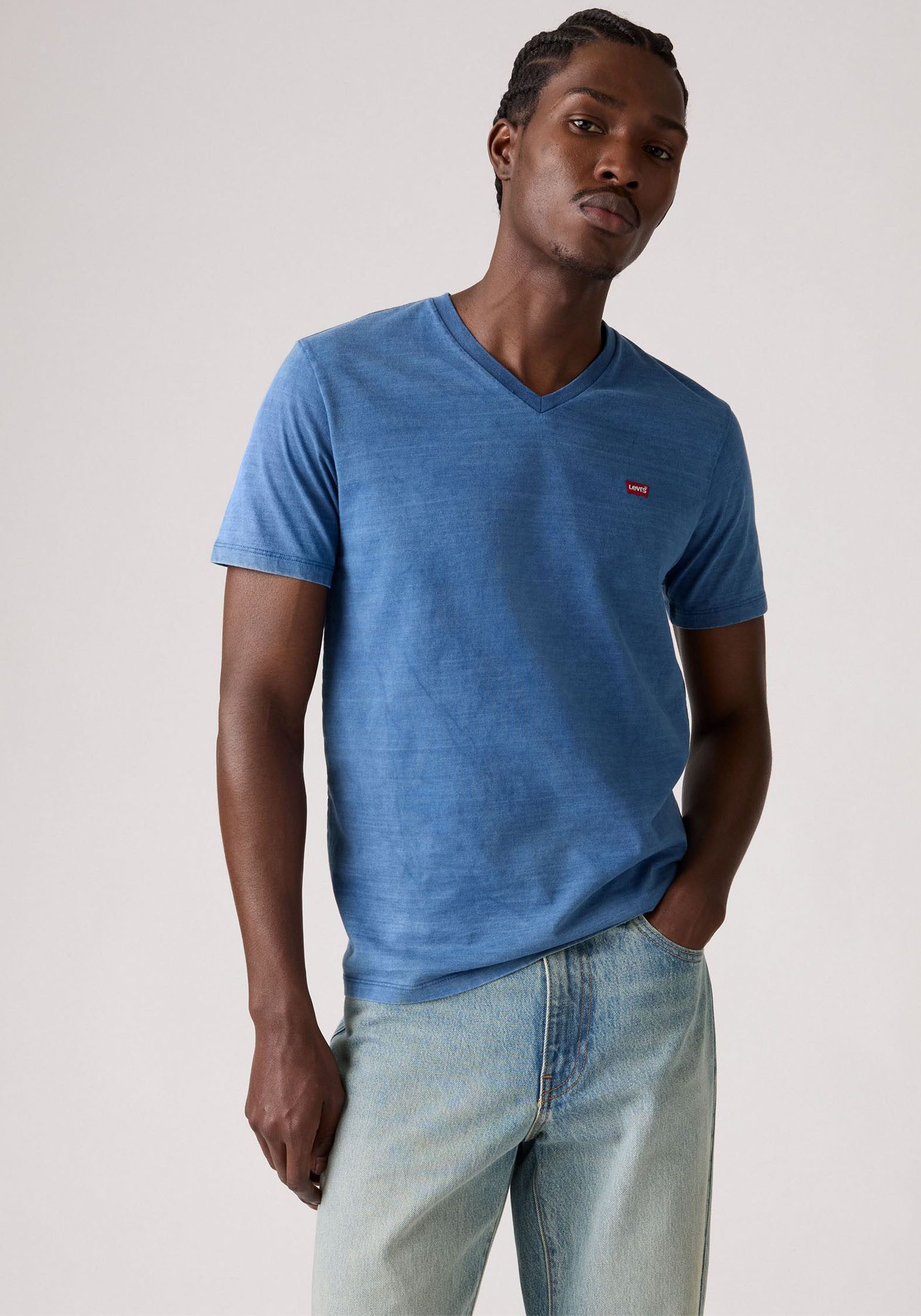 Levi's® V-Shirt LE ORIGINAL HM VNECK mit Logostickerei günstig online kaufen
