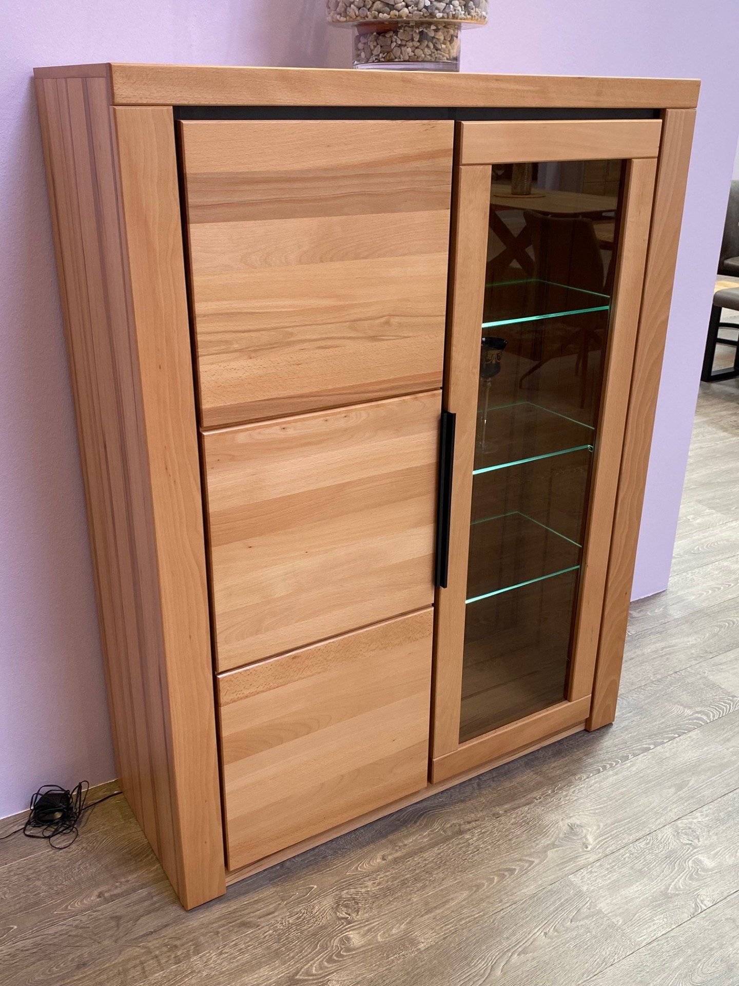 ELFO Stauraumvitrine Vitrine Highboard Brest Kernbuche geölt Teilmassiv Höhe 141cm
