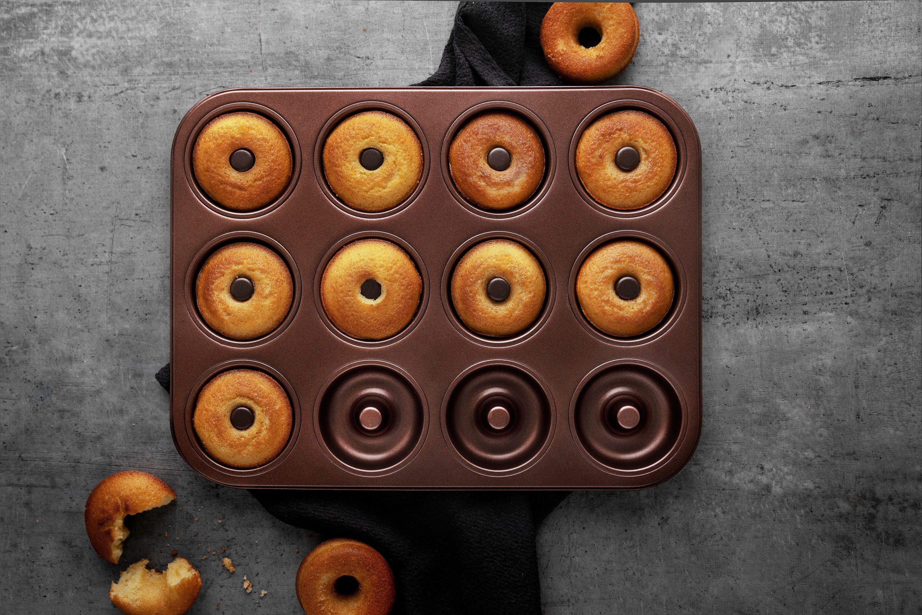 Sallys Donutform - für 12 Donuts, kein Festbacken