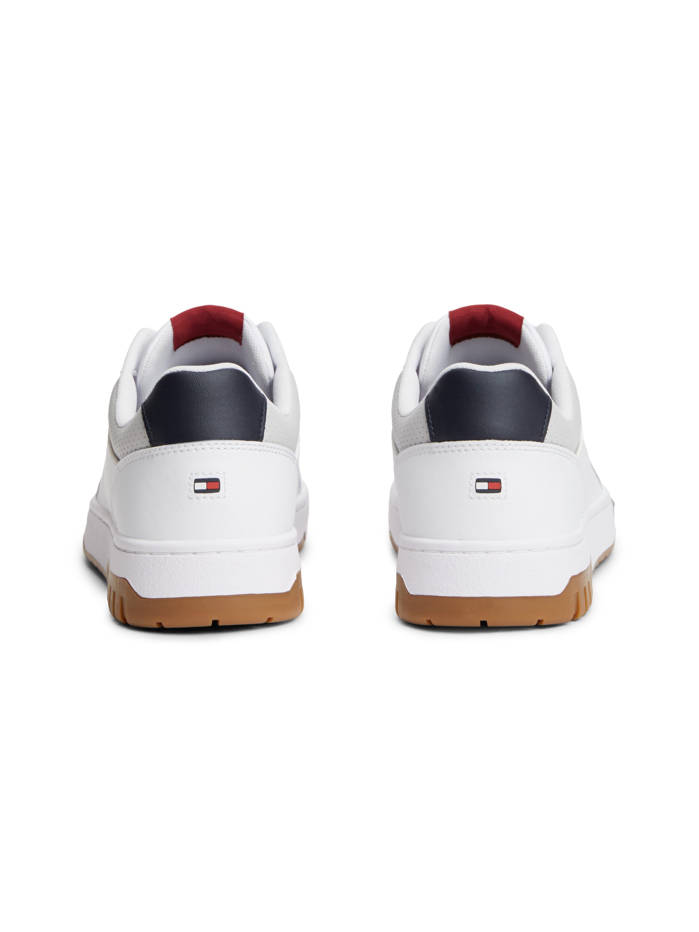 Tommy Hilfiger TH BASKET CORE LEATHER Sneaker Halbschuh, Schnürer mit Perforation am gepolsterten Schaftrand