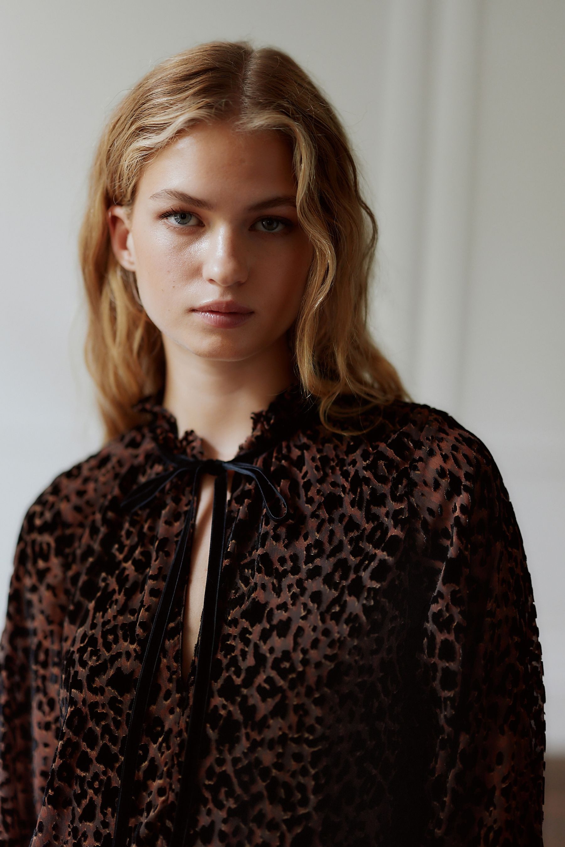 Next Minikleid Gestuftes Minikleid mit Bindedetail günstig online kaufen