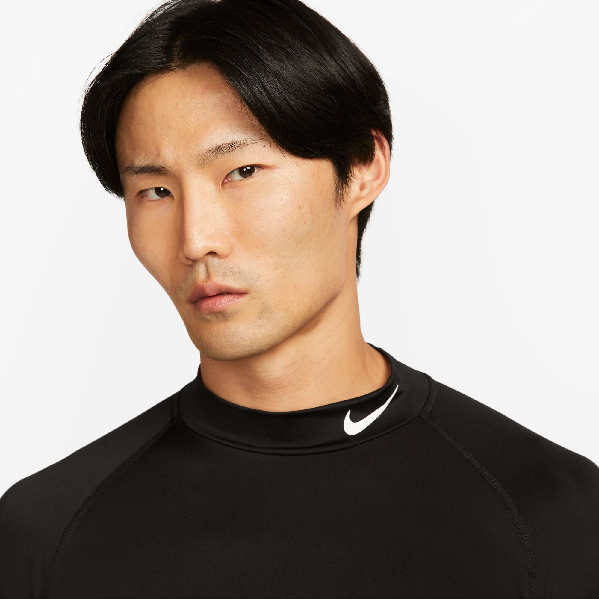 Nike Trainingsshirt M NP DF TIGHT LS MOCK schmal geschnitten, atmungsaktiv, schnell trocknend