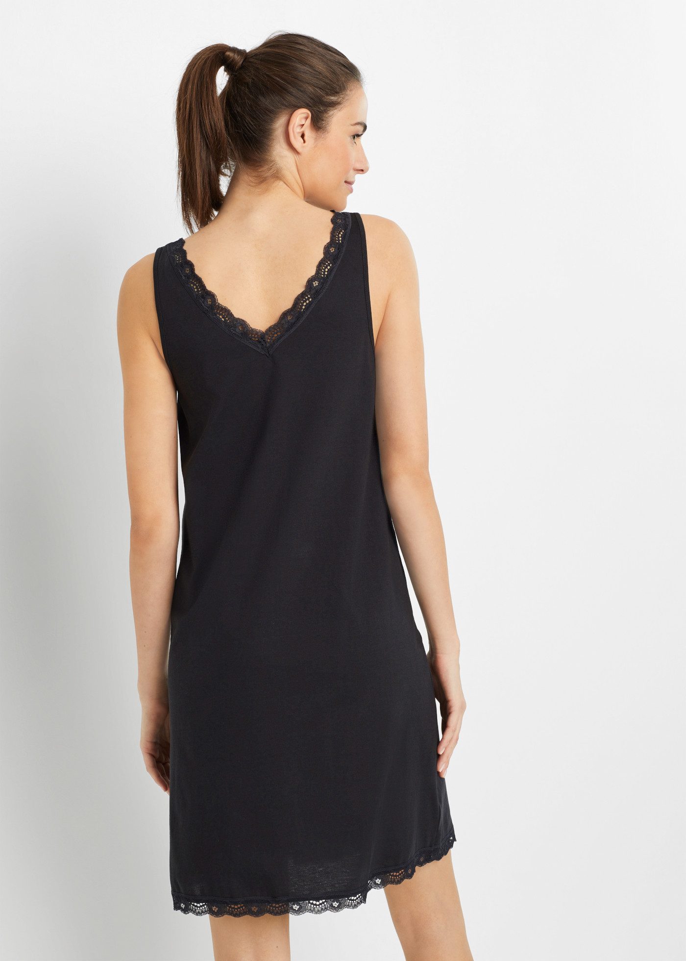 bonprix Nachthemd fließendes Nachtkleid, mit zarten Spitzendetails, ärmellos