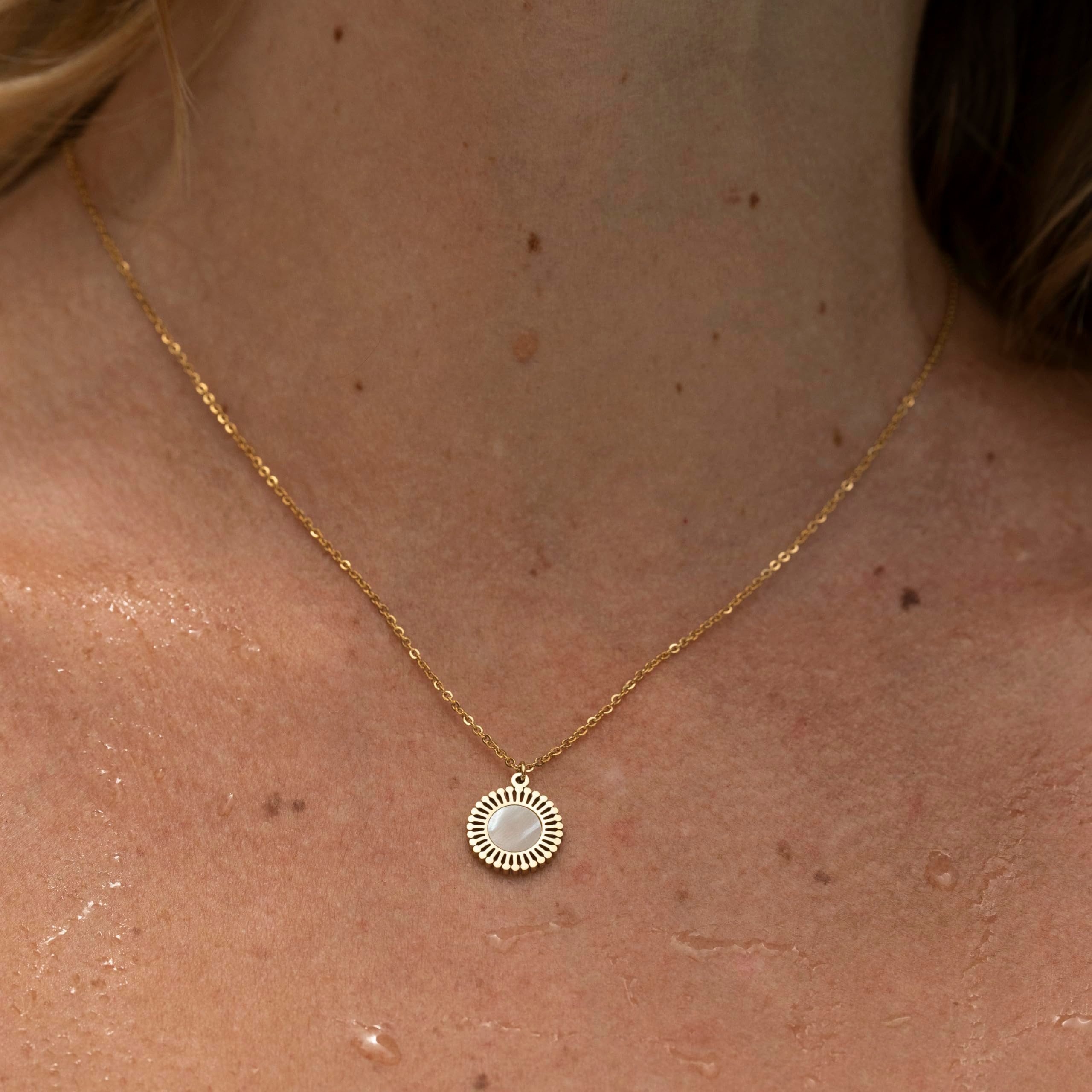 Made by Nami Kette mit Anhänger Halskette für Damen Gold mit Sonnen Anhänge günstig online kaufen