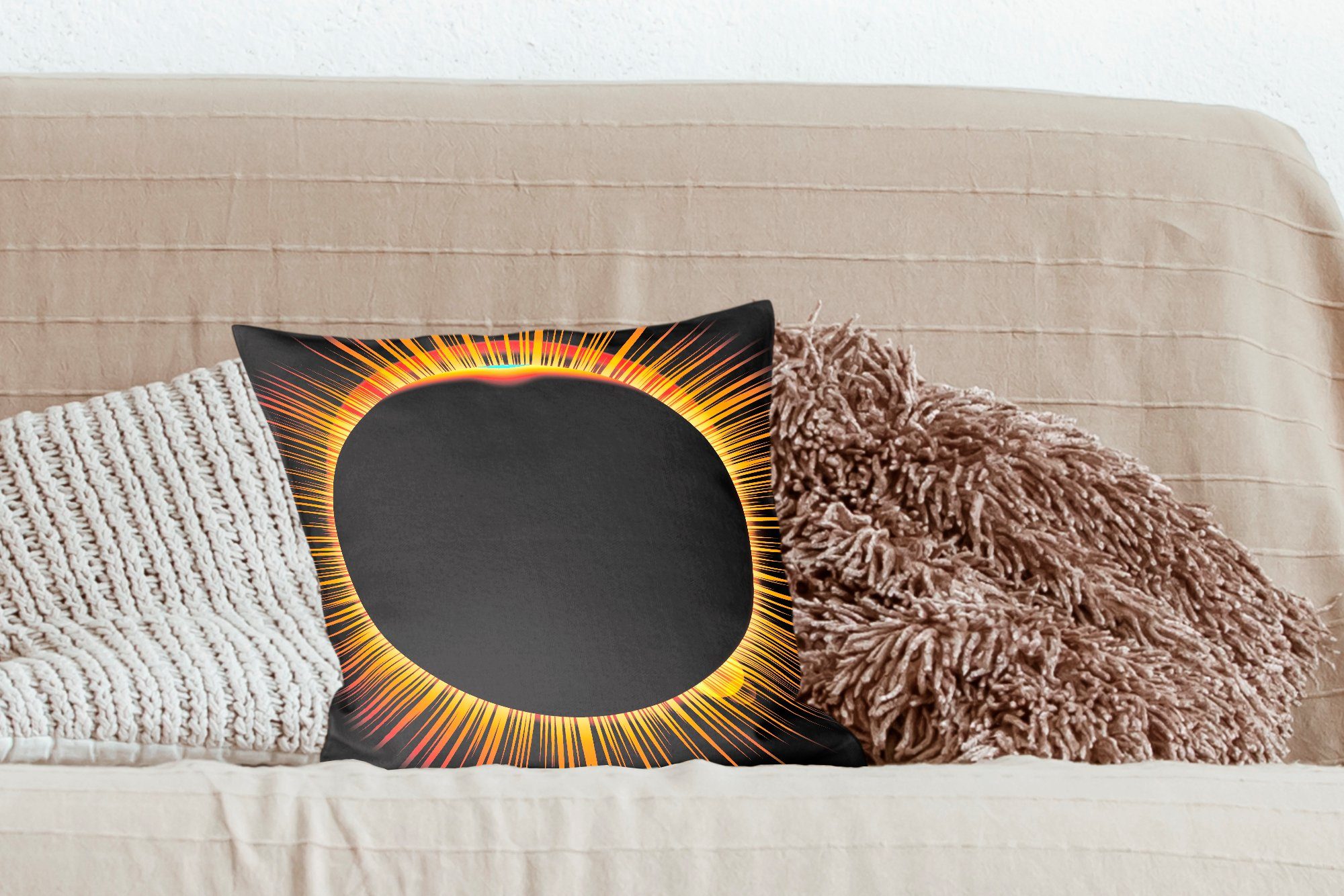 MuchoWow Dekokissen Schlafzimmer, einer Zierkissen Strahlen, Deko, für Eine Füllung Wohzimmer, mit goldenen Illustration Sofakissen Sonnenfinsternis mit