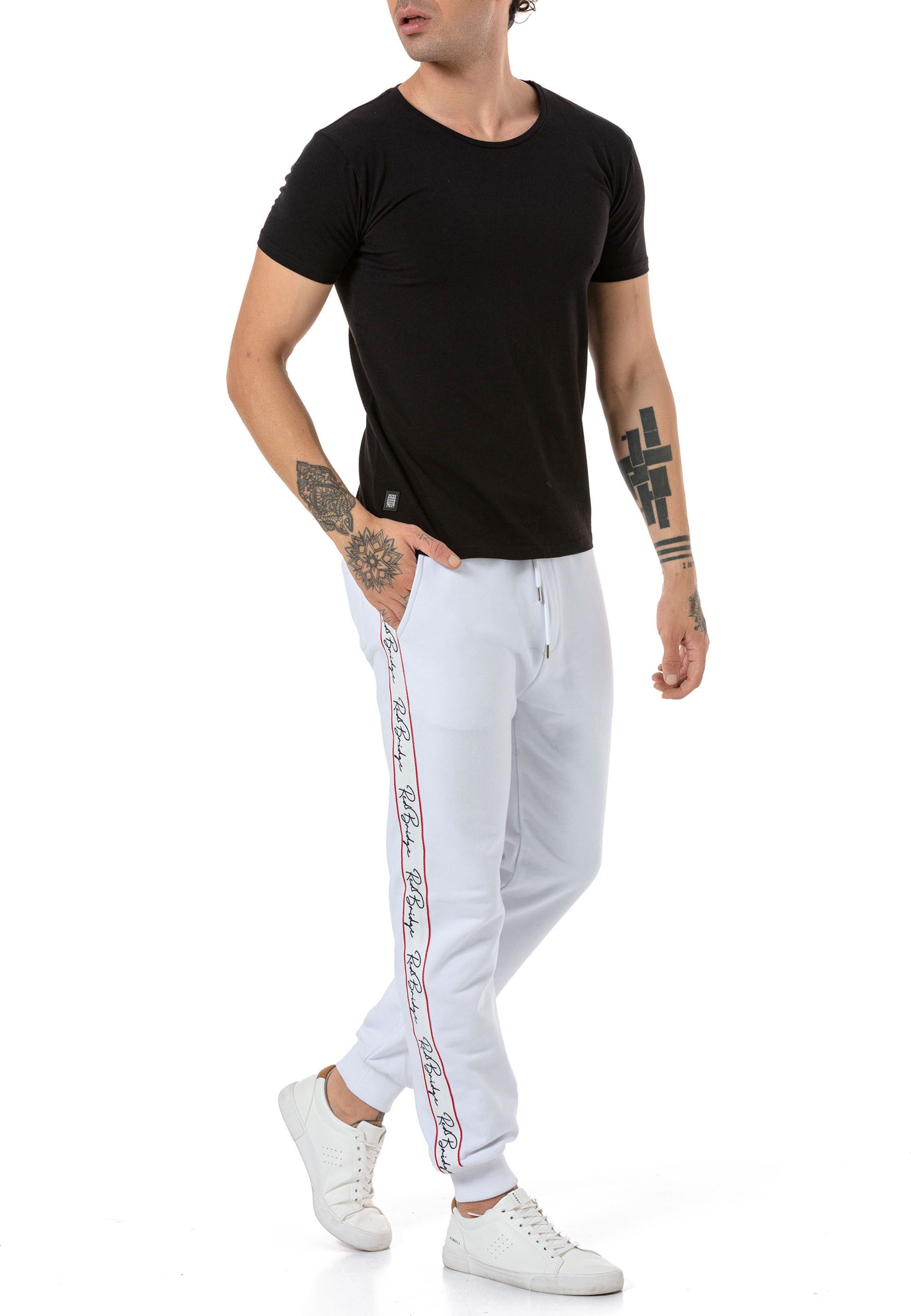 RedBridge Jogginghose mit Seitenstreifen Sportlicher Look mit bequemem Schnitt