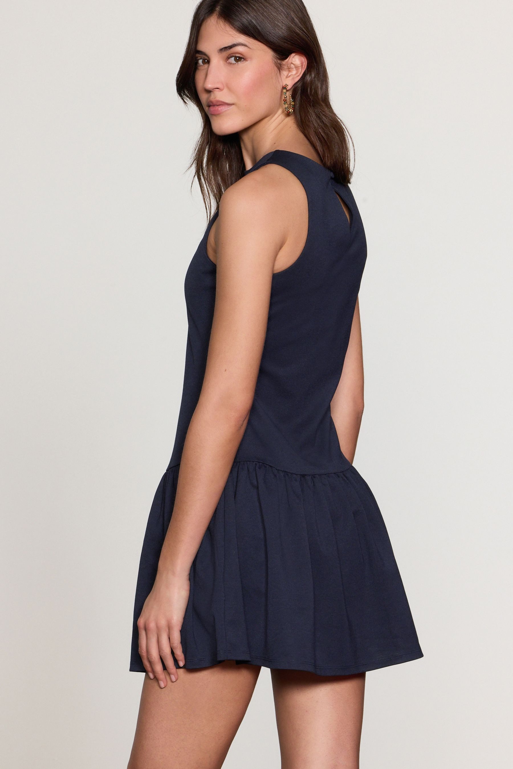 Next Jerseykleid Ärmelloses Jersey-Minikleid mit abfallender Taille (1-tlg) günstig online kaufen