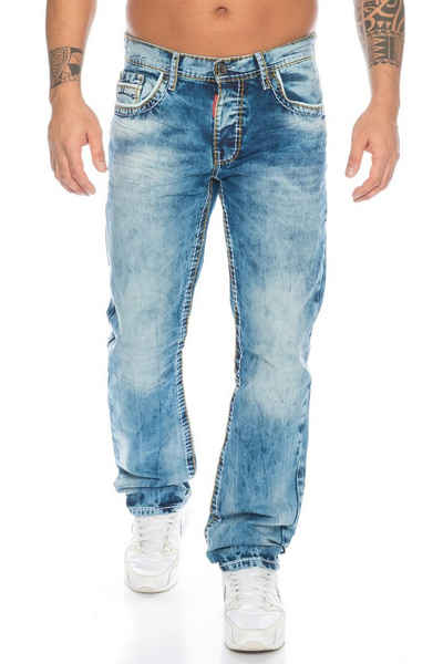 Cipo & Baxx Regular-fit-Jeans Herren Джинси Hose mit ausgefallenem Kontrastnahtdesign Verschiedene dicke Kontrastnähte und kleine Akzente, Branding im Stoff und Labelpatch vorne