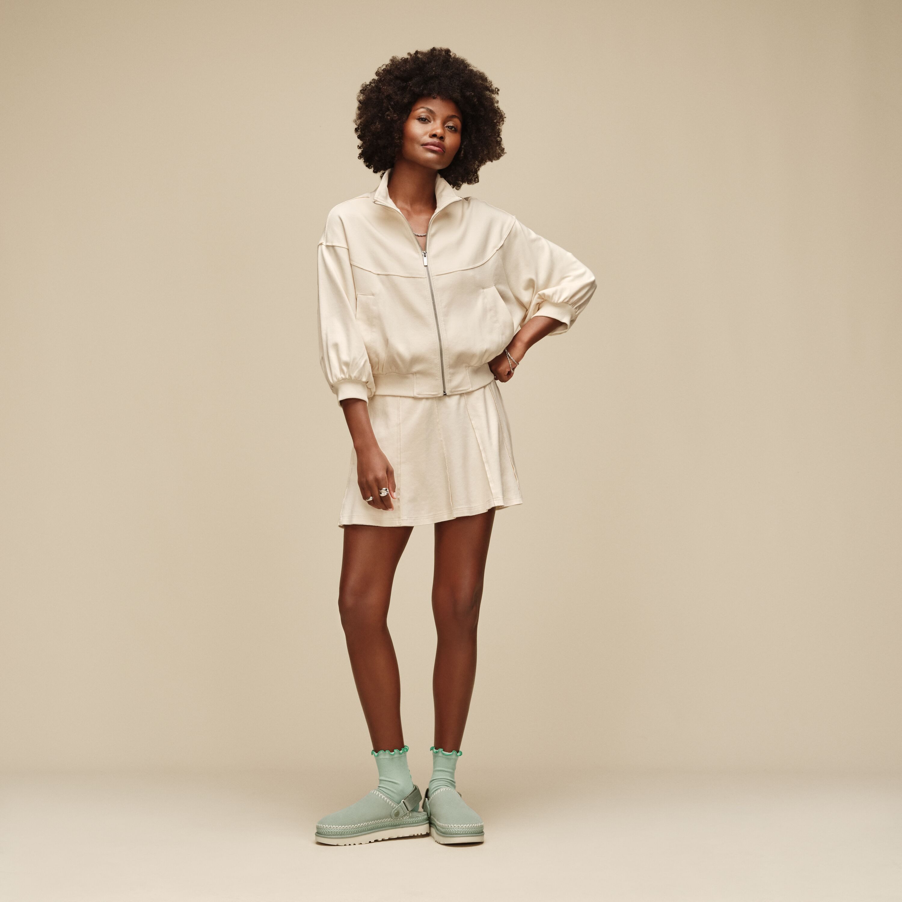 UGG GOLDENSTAR MEADOW Clog Flats, Sabot, Schlupfschuh mit praktischem Klettverschluss