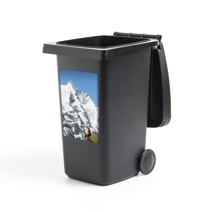 MuchoWow Wandsticker Capricorn steht für die schneebedeckten Berge Kärntens in Österreich (1 St) Mülleimer-aufkleber Mülltonne Sticker Container Abfalbehälter