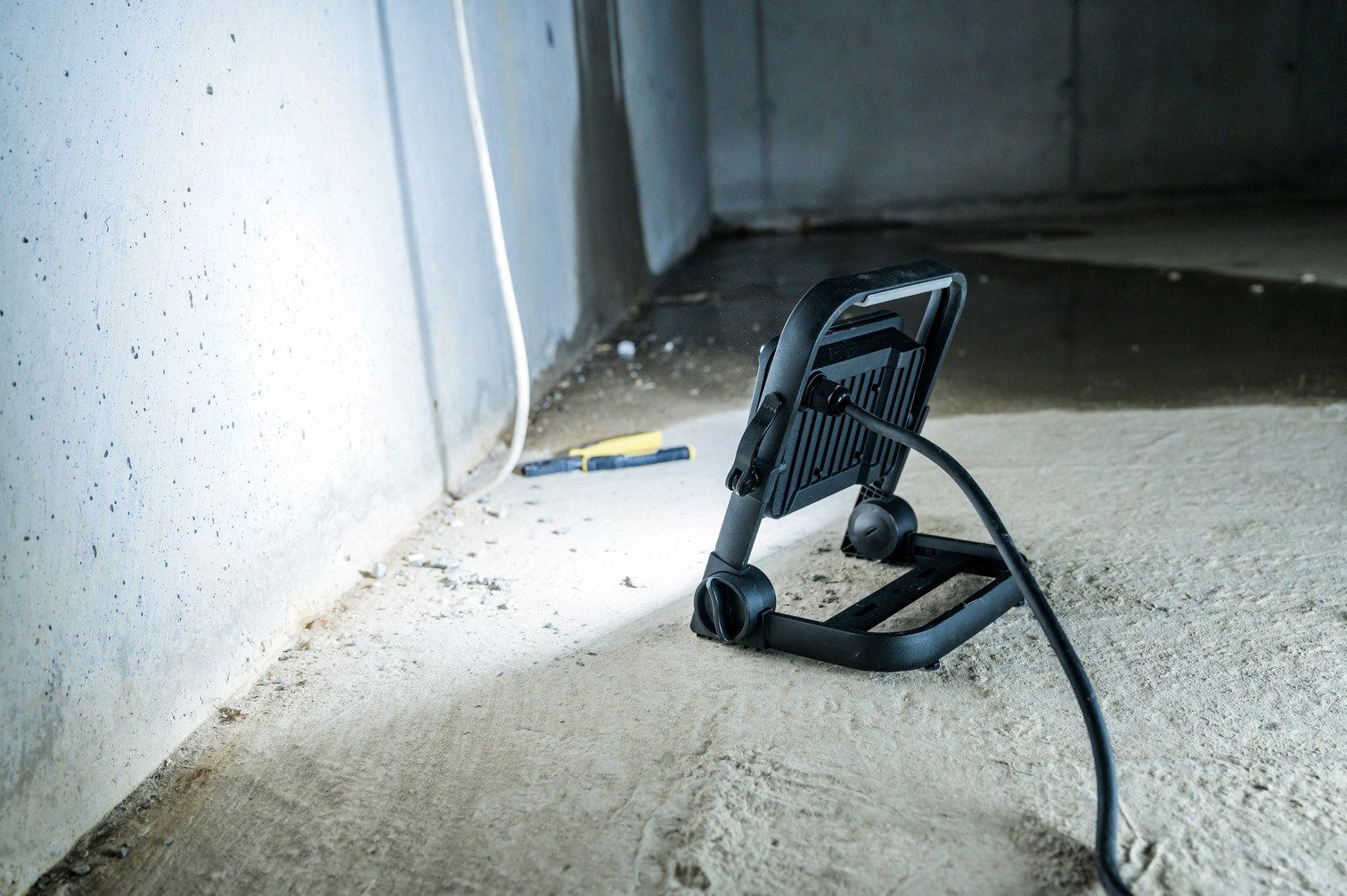 Brennenstuhl LED Baustrahler JARO 4060 M, LED fest integriert, mit Schnellspannverschluss