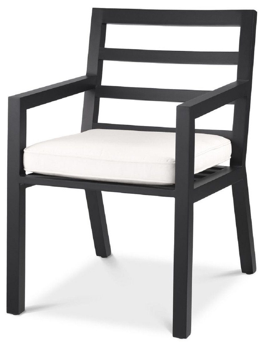 Casa Padrino Esszimmerstuhl Luxus Esszimmerstuhl mit Armlehnen Schwarz / Weiß 56 x 66,5 x H. 87 cm - Wetterbeständiger Aluminium Stuhl mit Sitzkissen - Garten Terrassen Stuhl - Luxus Qualität | Stühle
