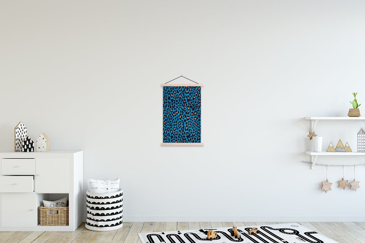 MuchoWow Poster Leopard - Design - Blau - Braun, (1 St), Posterleiste, Textilposter für Wohnzimmer, Bilderleiste, Magnetisch