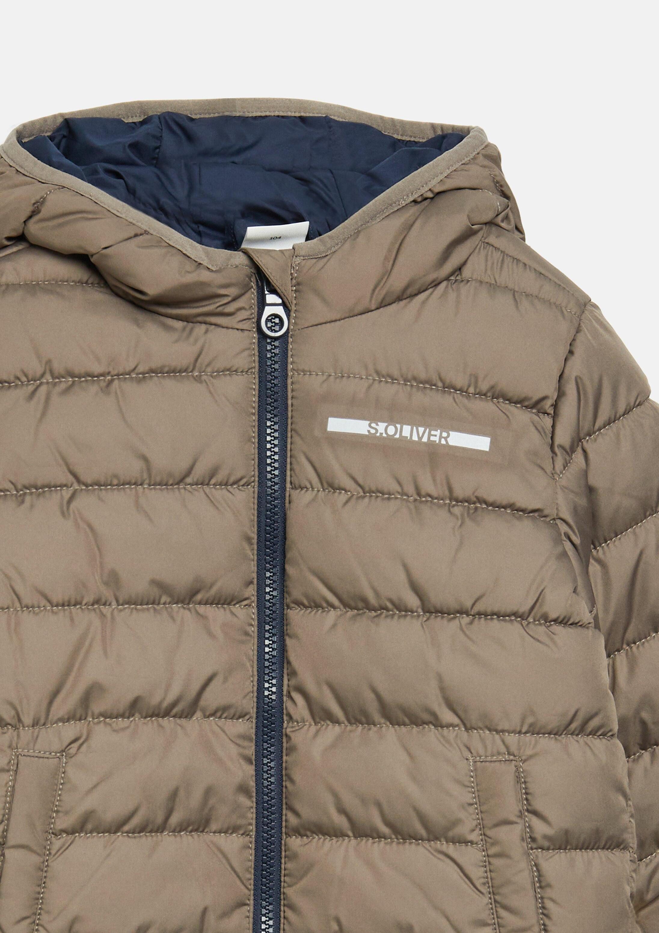 s.Oliver Funktionsjacke Outdoor-Jacke Leicht wattierte Unisex-Jacke mit Kapuze – Bild 4 von 4