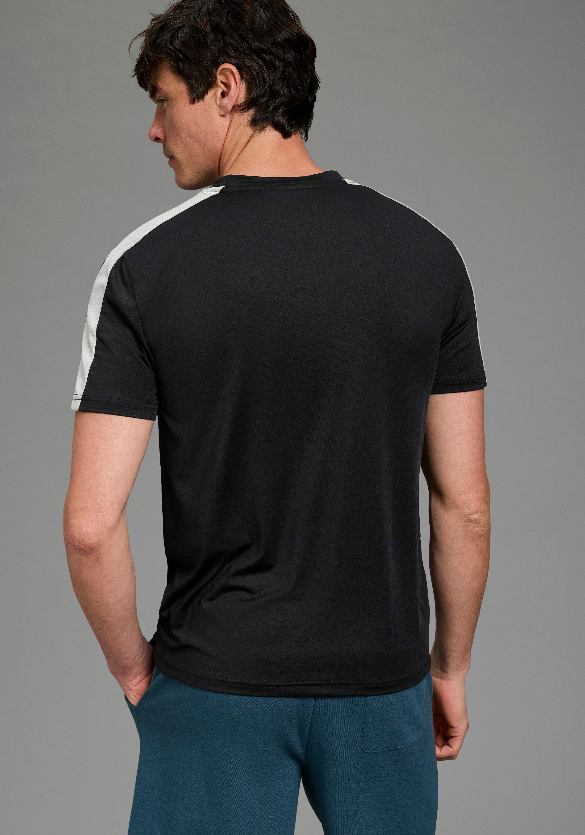 Bruno Banani Funktionsshirt sportlicher Stil, Halbarm, schmale Passform, au günstig online kaufen