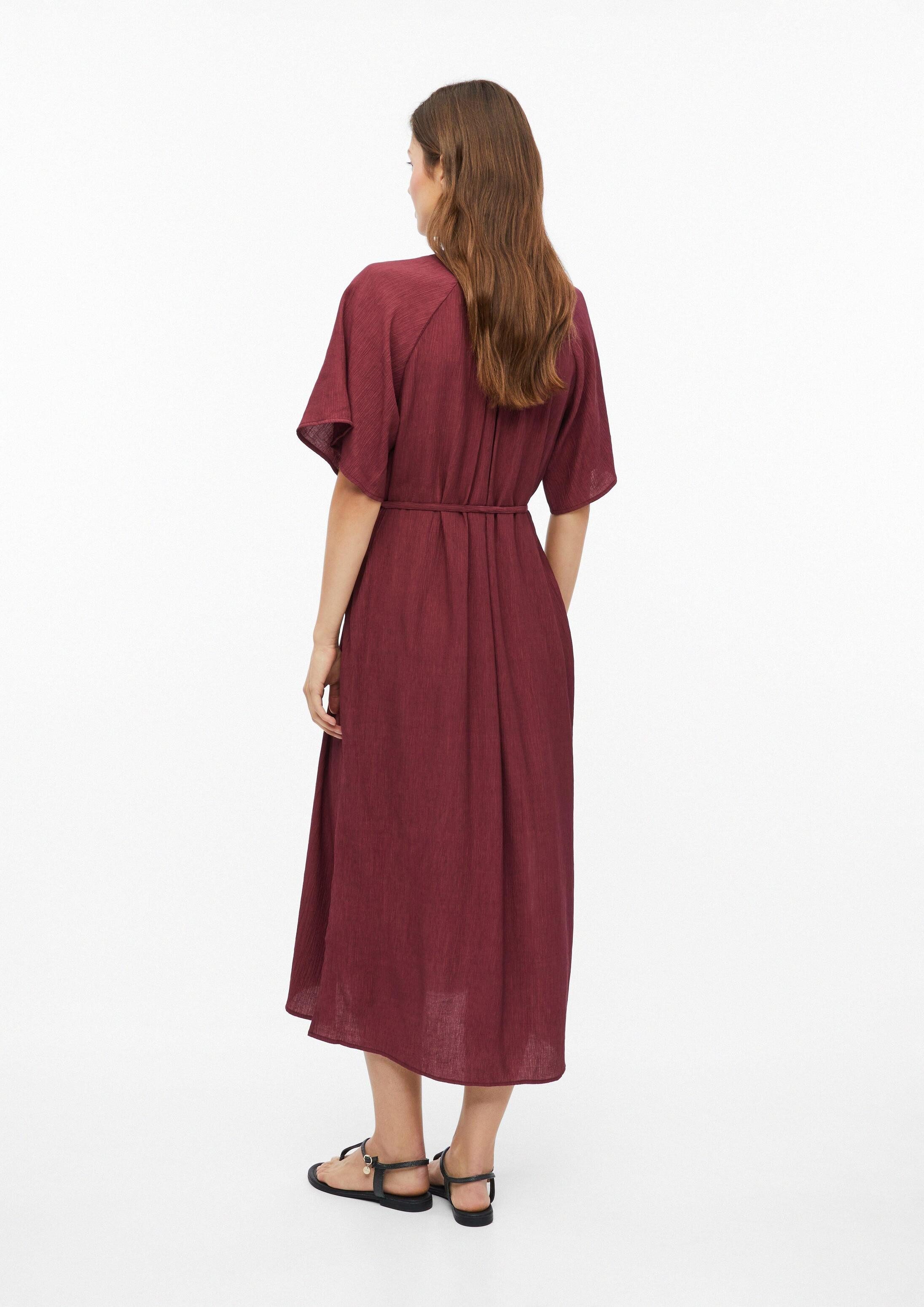 s.Oliver Midikleid Kleid Strukturiertes Viskosemix-Kleid im Relaxed Fit