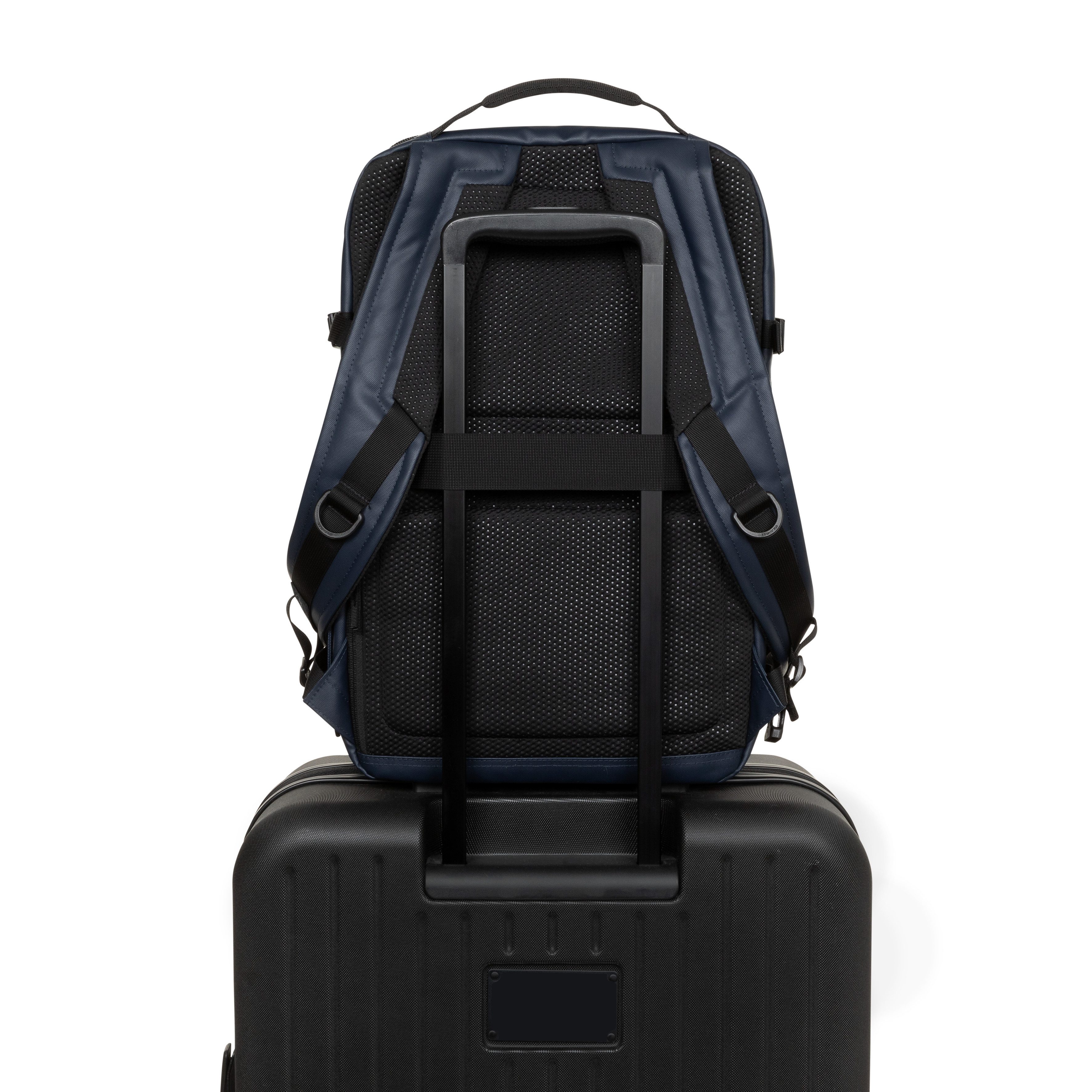 Eastpak Laptoprucksack TECUM M, Unisex Businessrucksack mit vestellbaren Tragegurten
