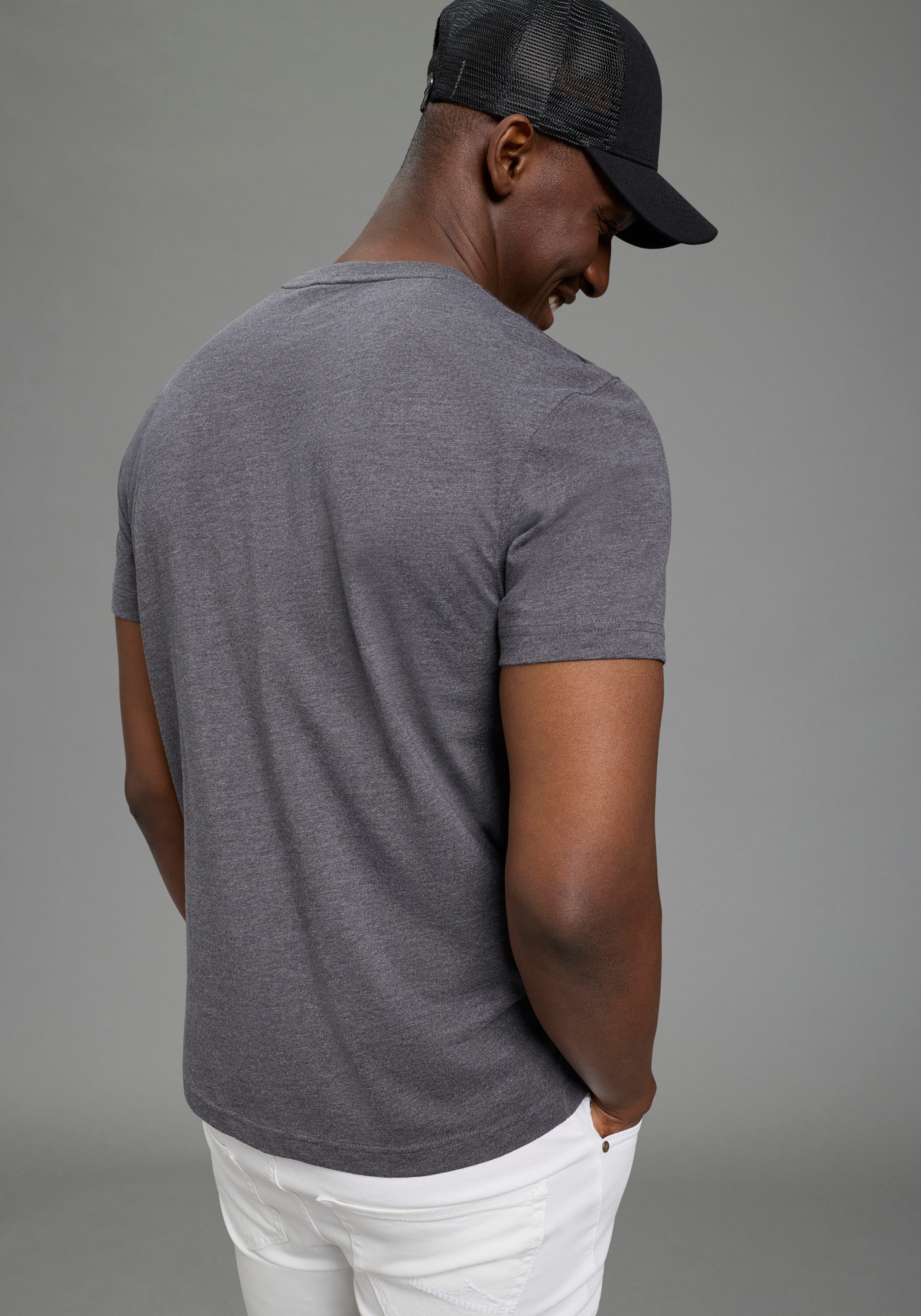 DELMAO Rundhalsshirt Neue Kollektion! Kurzarm, mit Rundhalsausschnitt, normale Passform, Casual-Stil