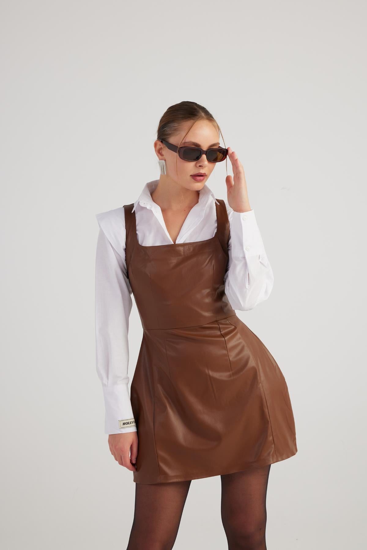 HOLLY LOLLY Midikleid Eckiger Ausschnitt Velours Kleid Larissa