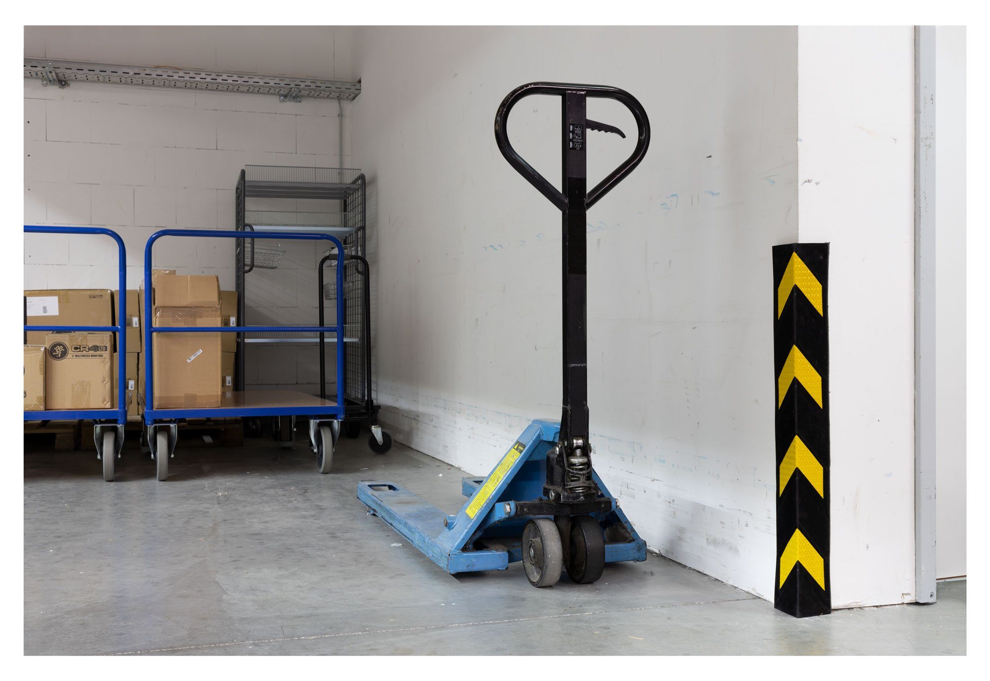 Stagecaptain Möbelbeschlag Kantenschutz - Eckenschutz aus Hartummi mit Reflektoren - Schwarz/gelb (2 St., 2 Stück im Spar-Set)