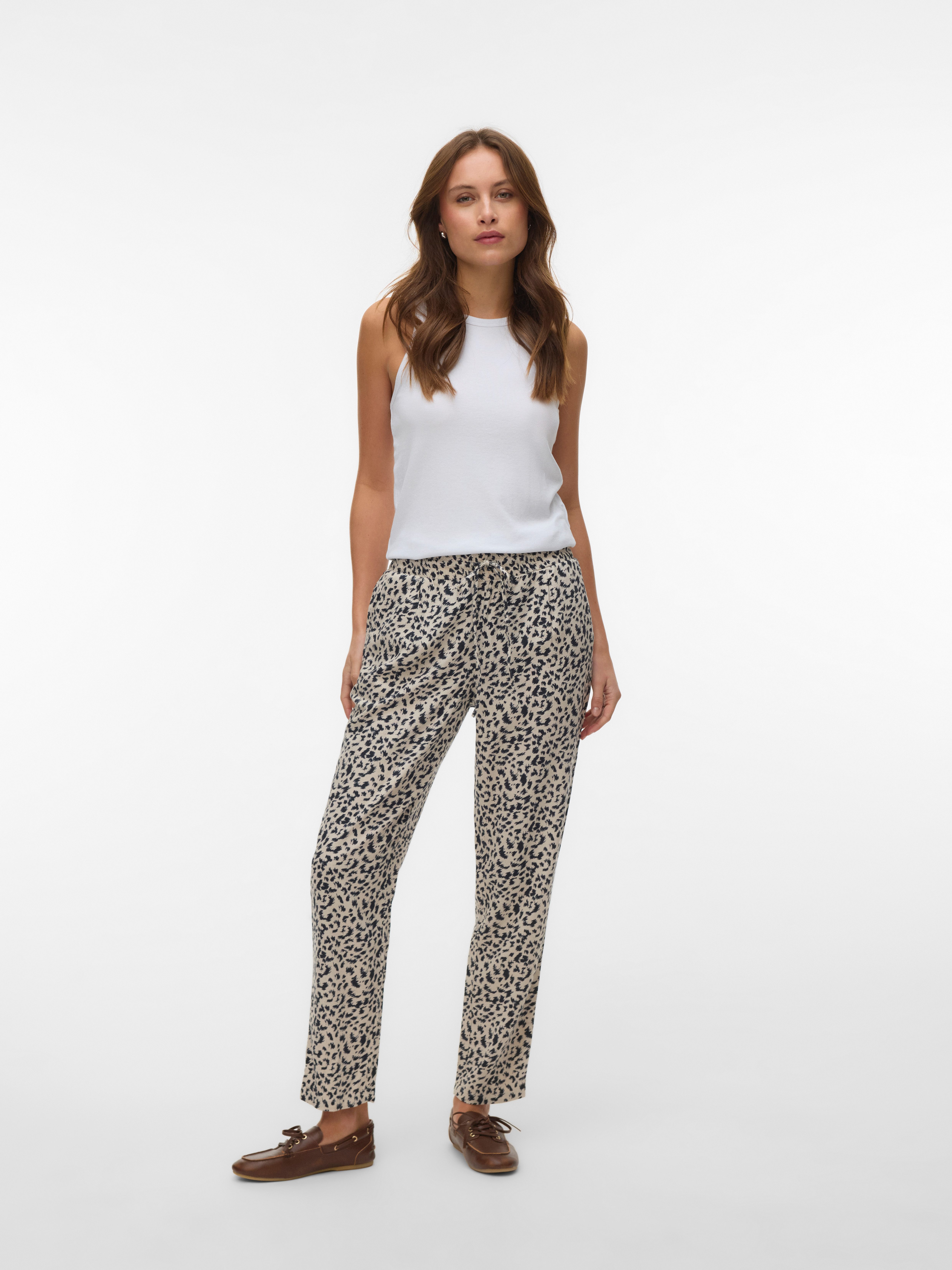 Vero Moda Schlupfhose VMJESMILO MW ANKLE PANTS WVN NOOS mit Leinen, elastisches Bündchen und Kordelzug
